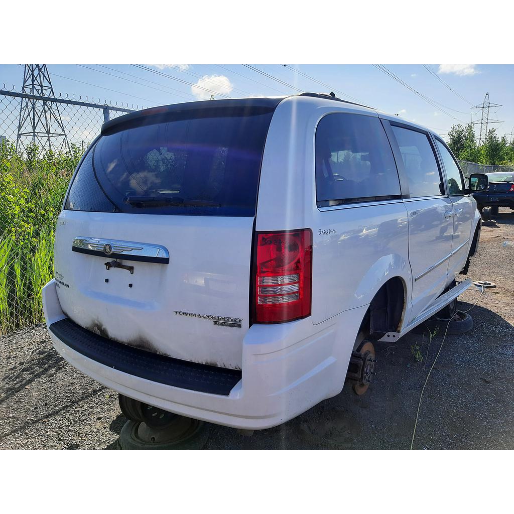 CHRYSLER TOWN &amp; COUNTRY 2010
