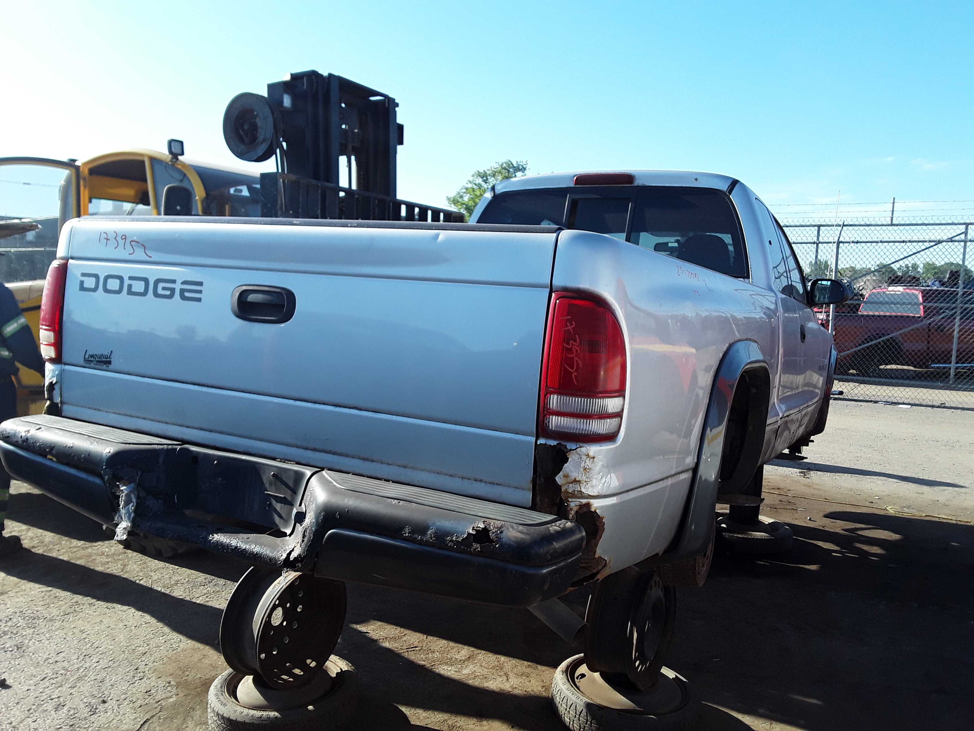 DODGE DAKOTA 2002