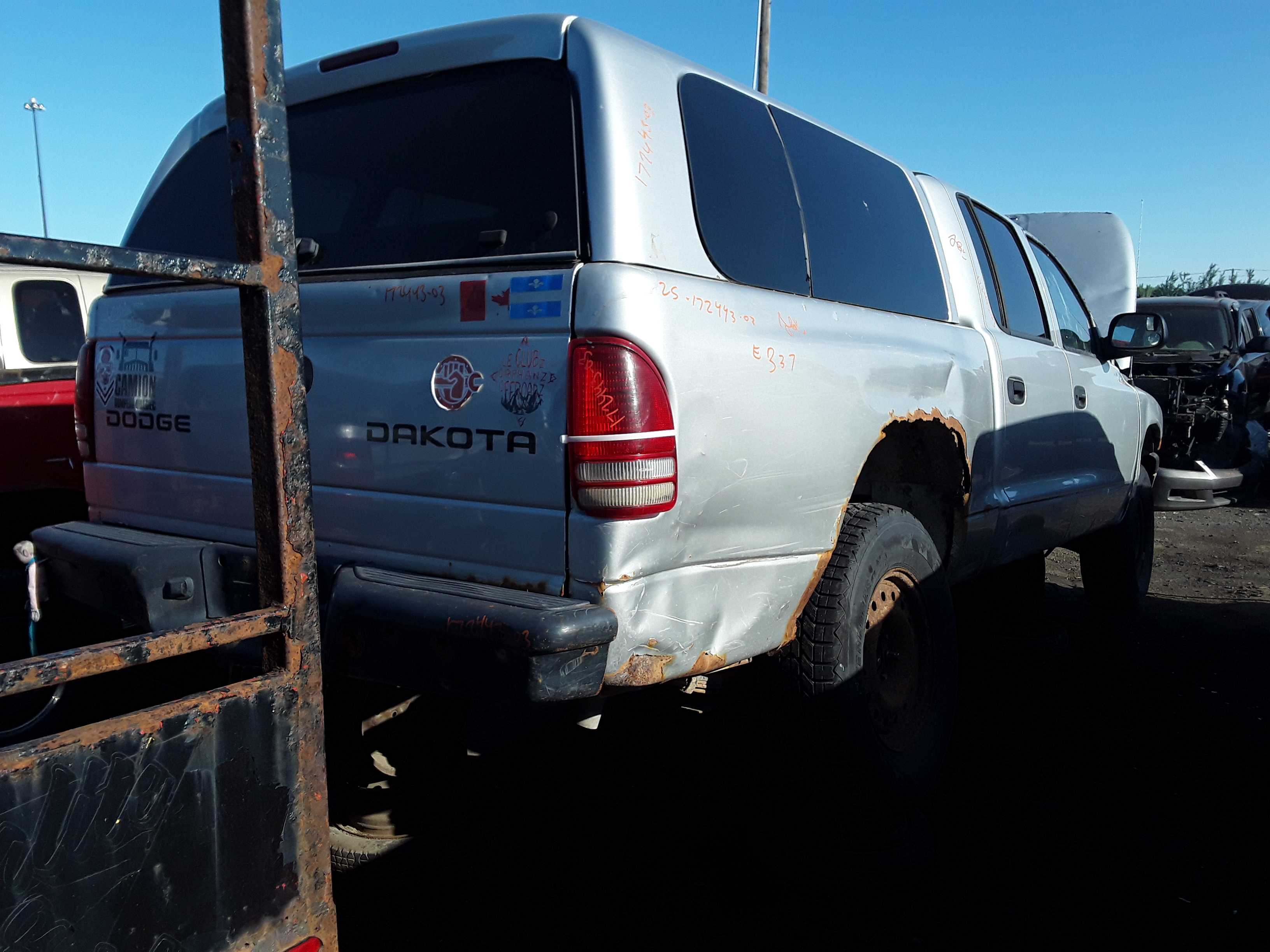 DODGE DAKOTA 2003