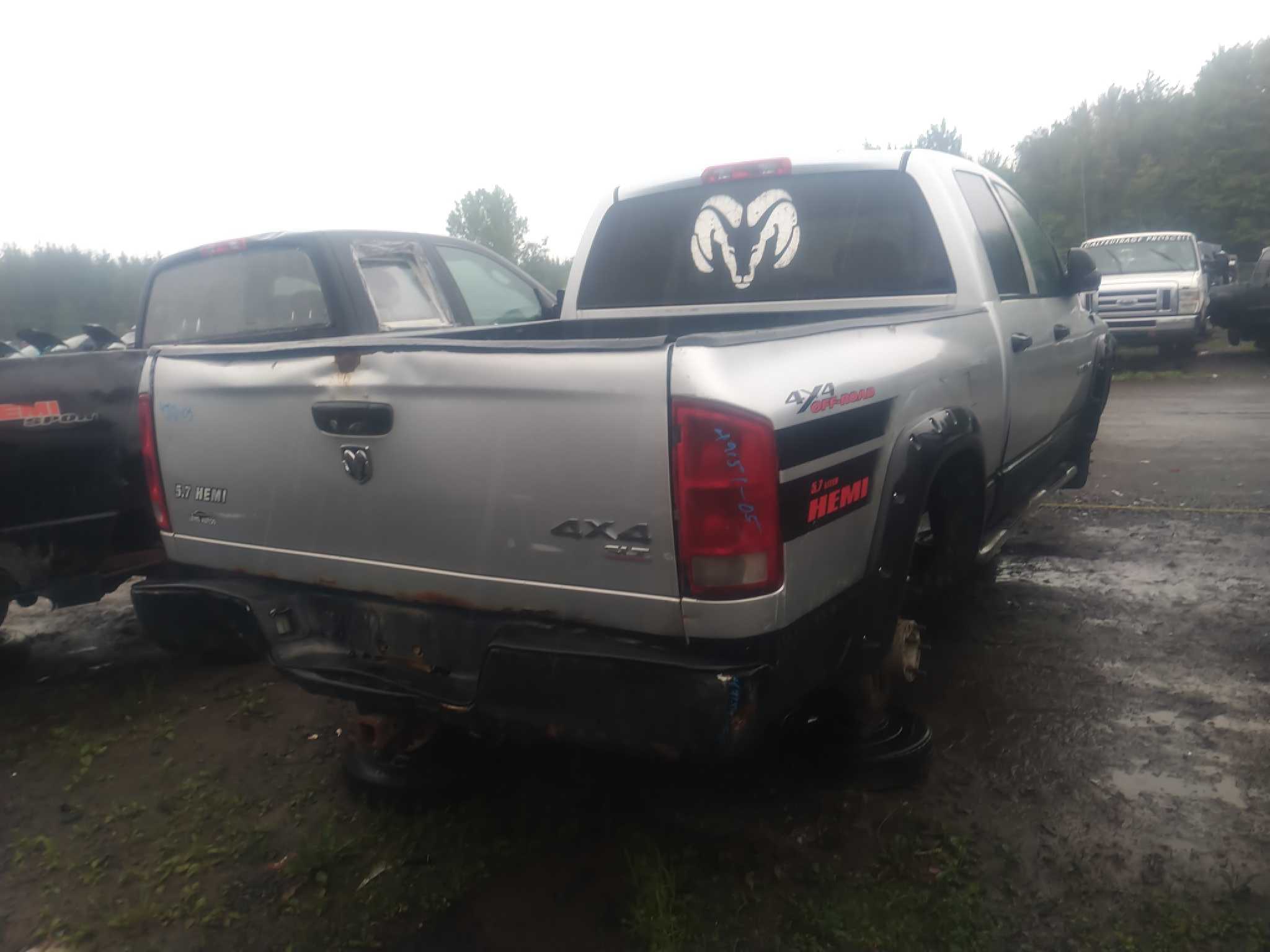 DODGE RAM 1500 2005