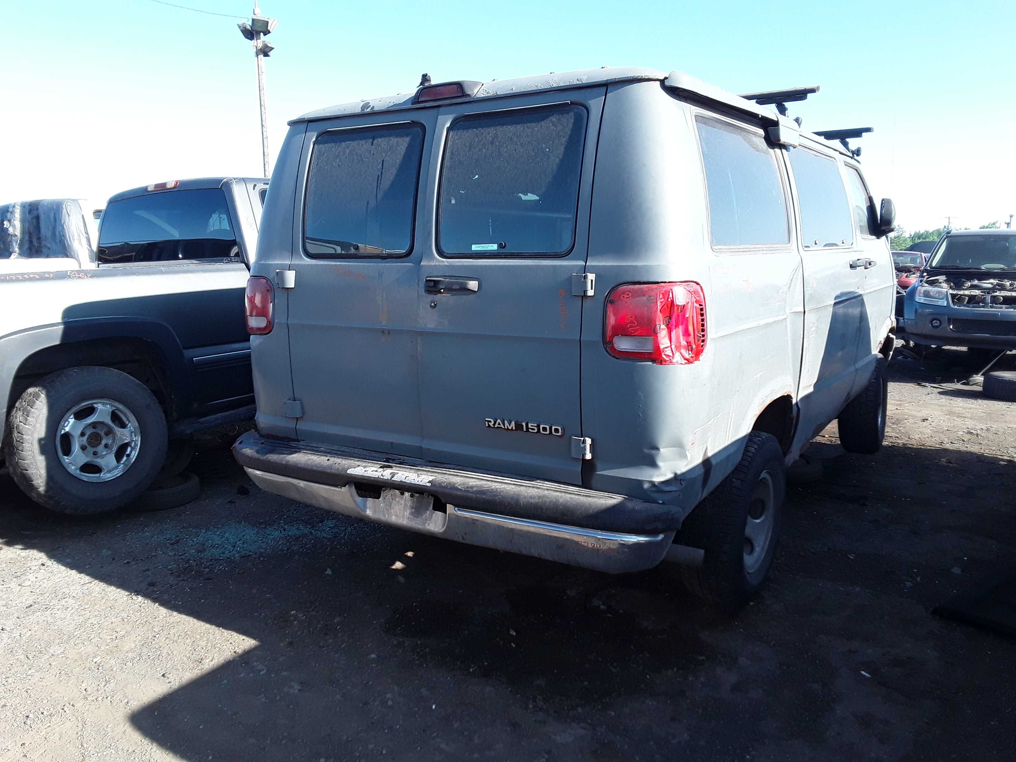 DODGE RAM VAN 1998