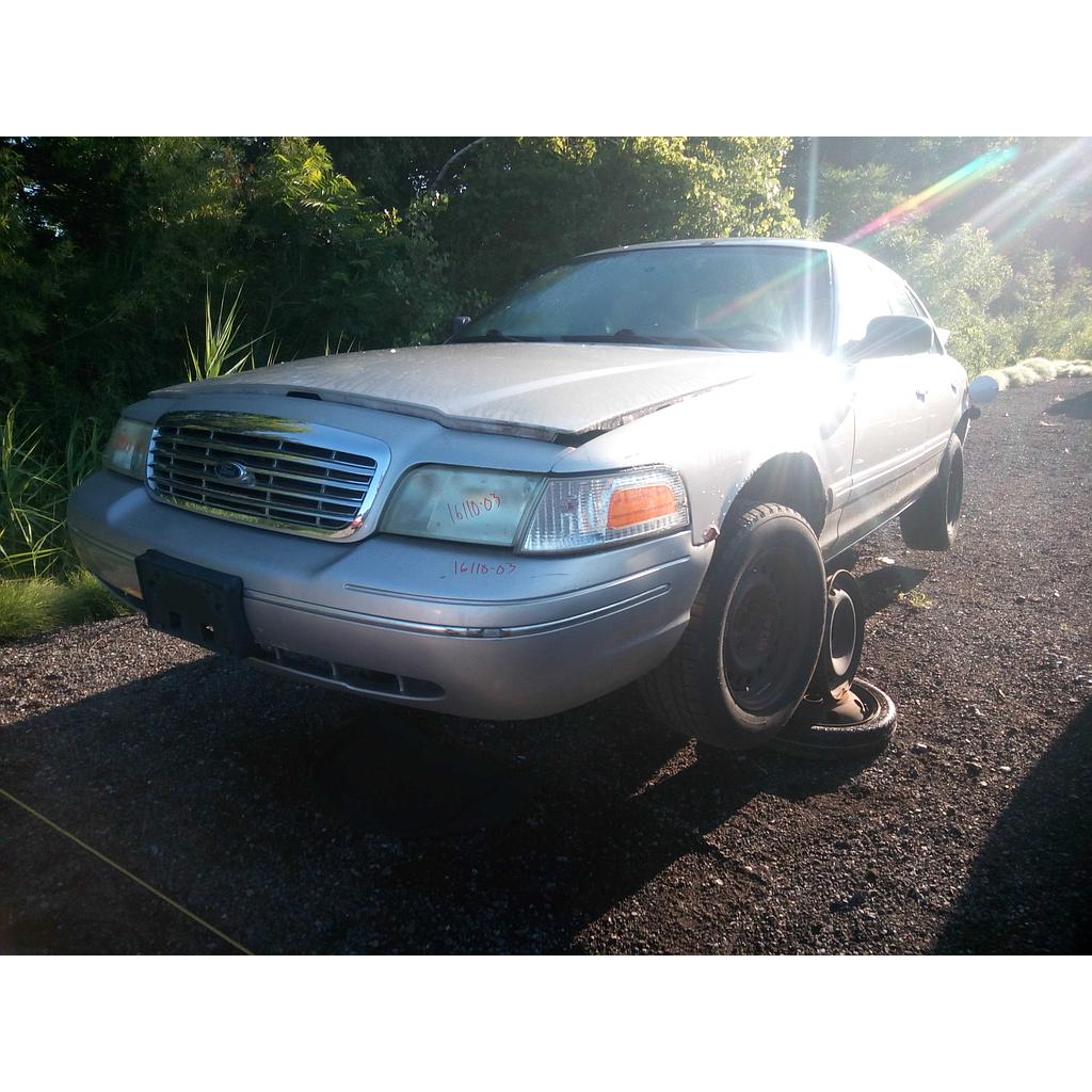 FORD CROWN VICTORIA 2003
