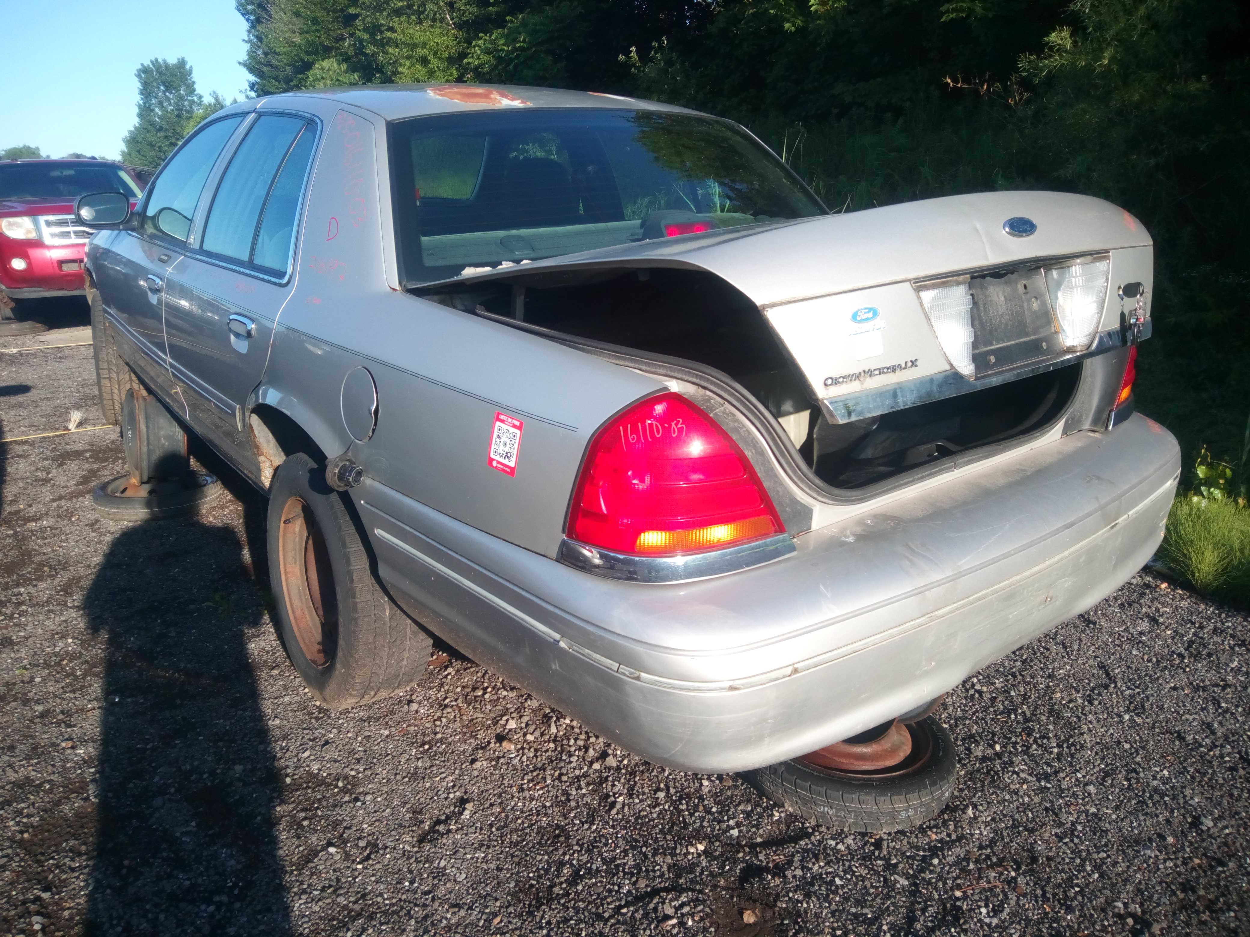 FORD CROWN VICTORIA 2003