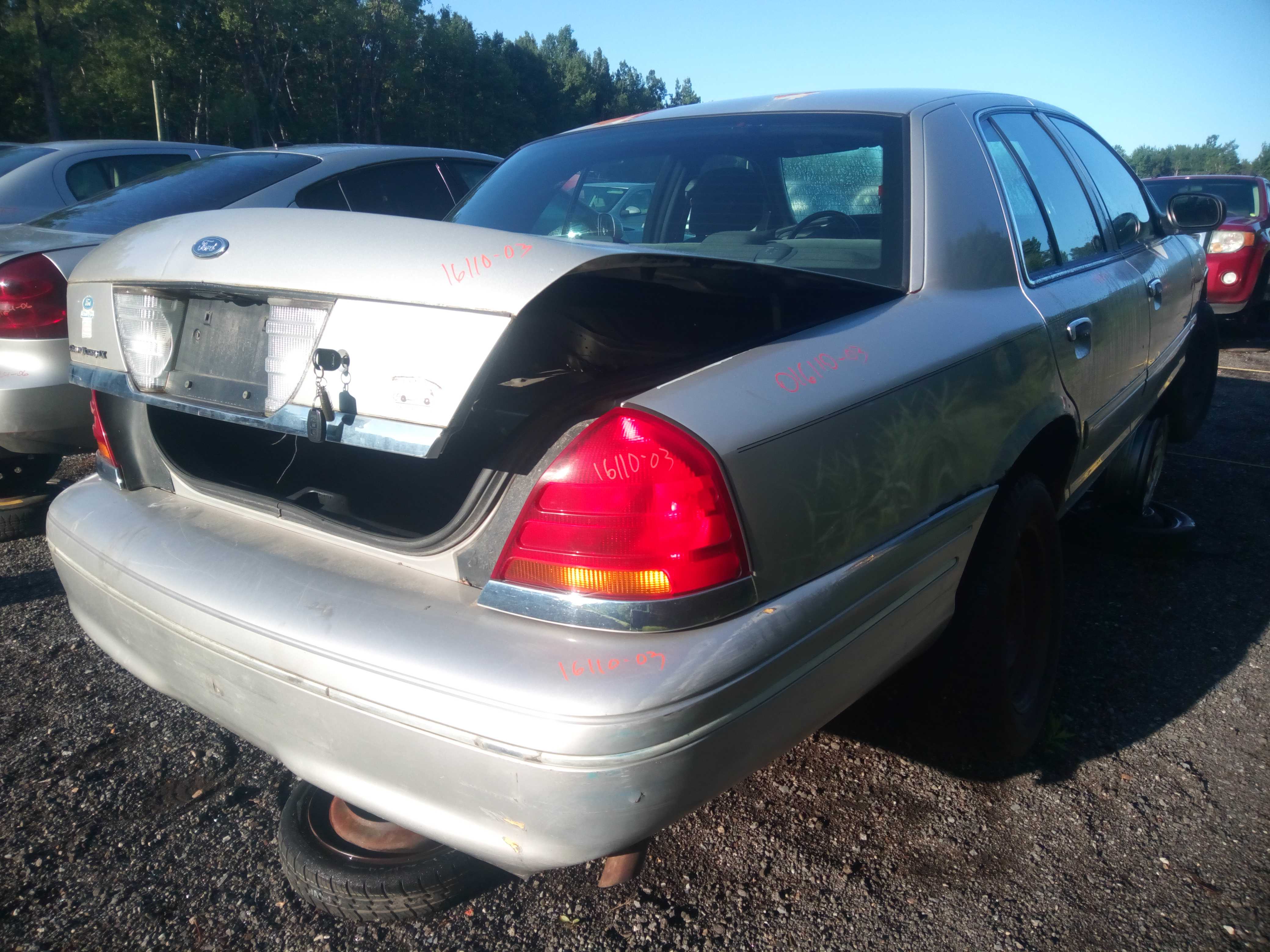 FORD CROWN VICTORIA 2003
