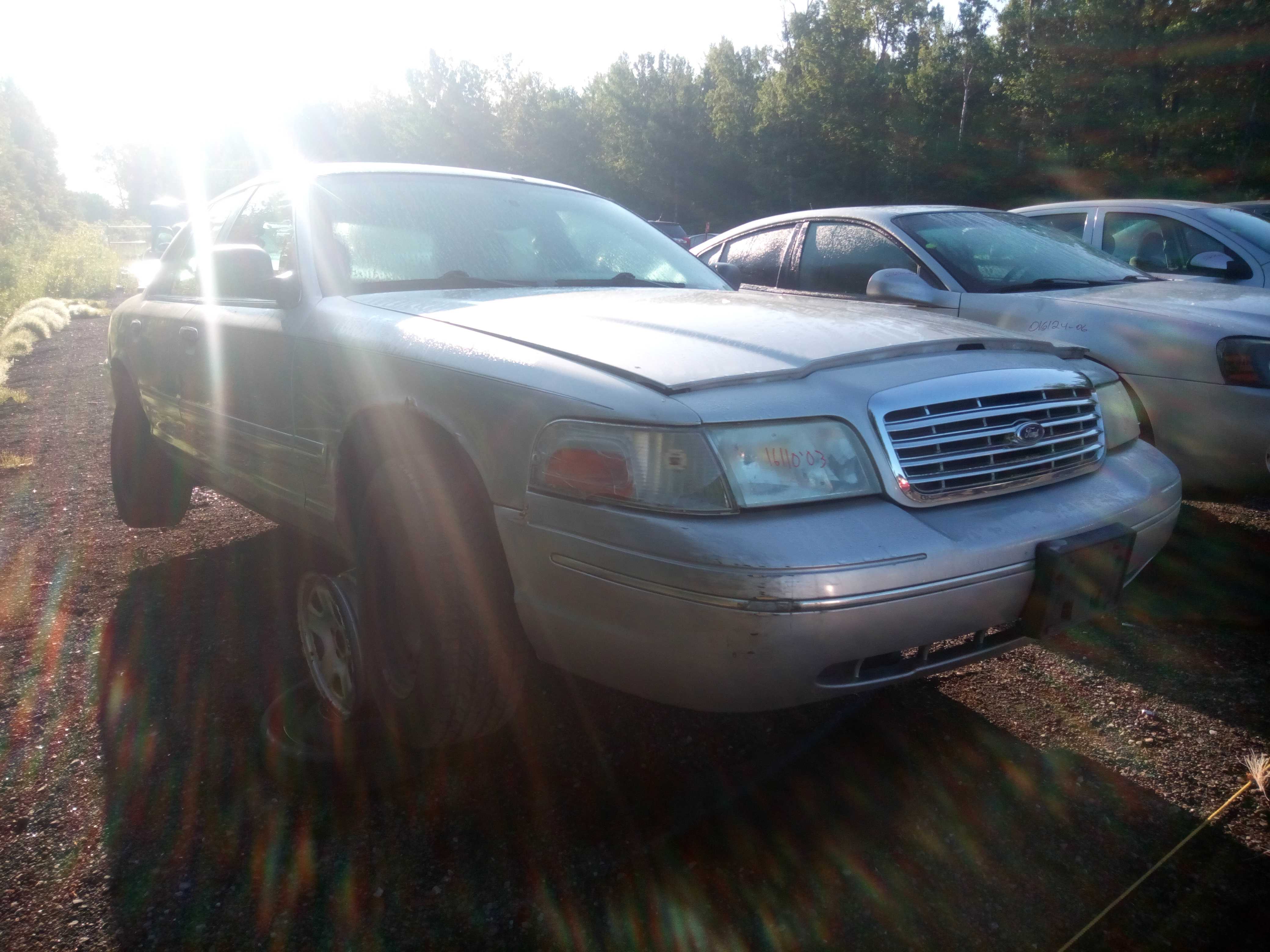 FORD CROWN VICTORIA 2003