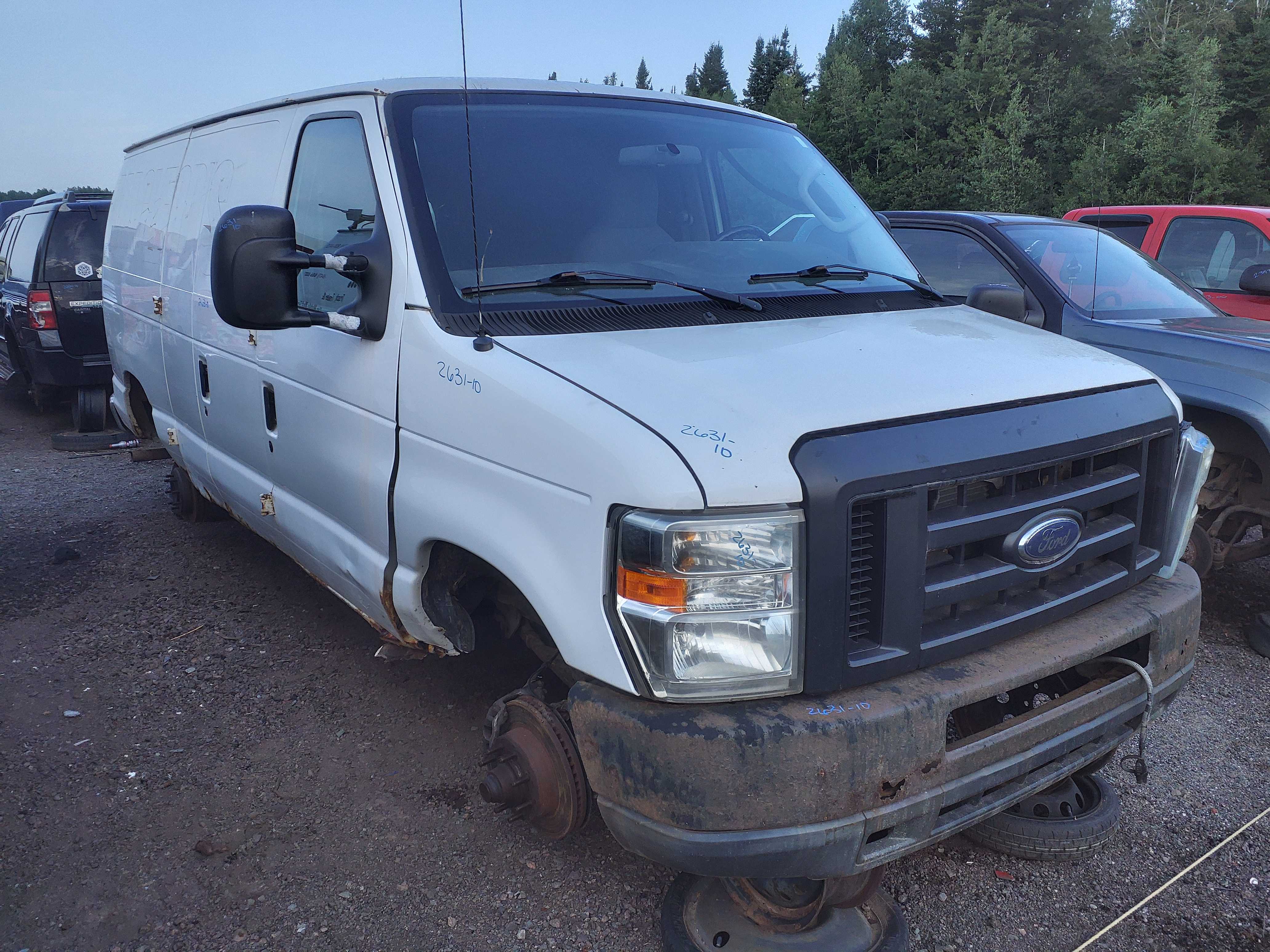 FORD ECONOLINE 2010