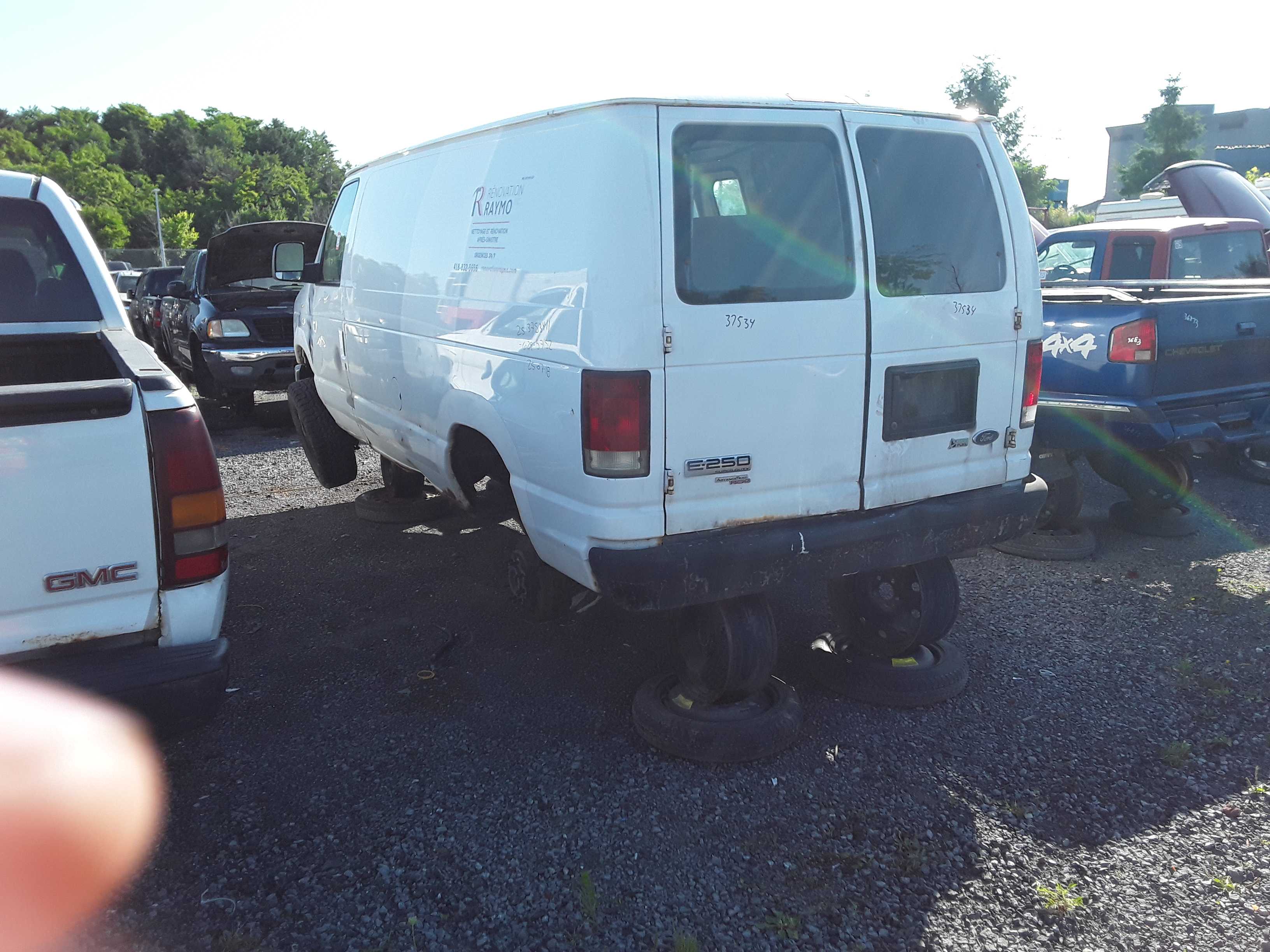 FORD ECONOLINE 2011