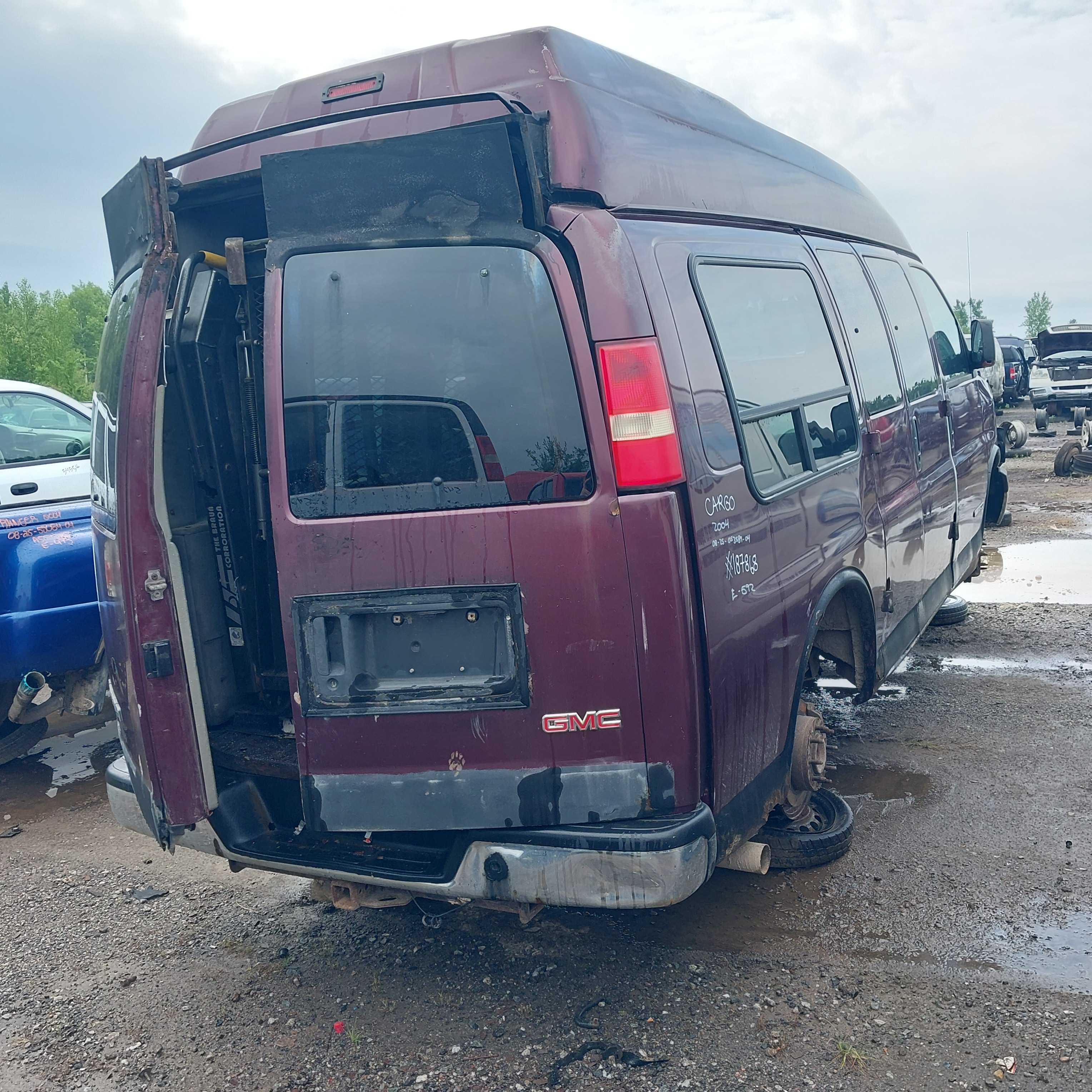 GMC SAVANA CARGO 2004