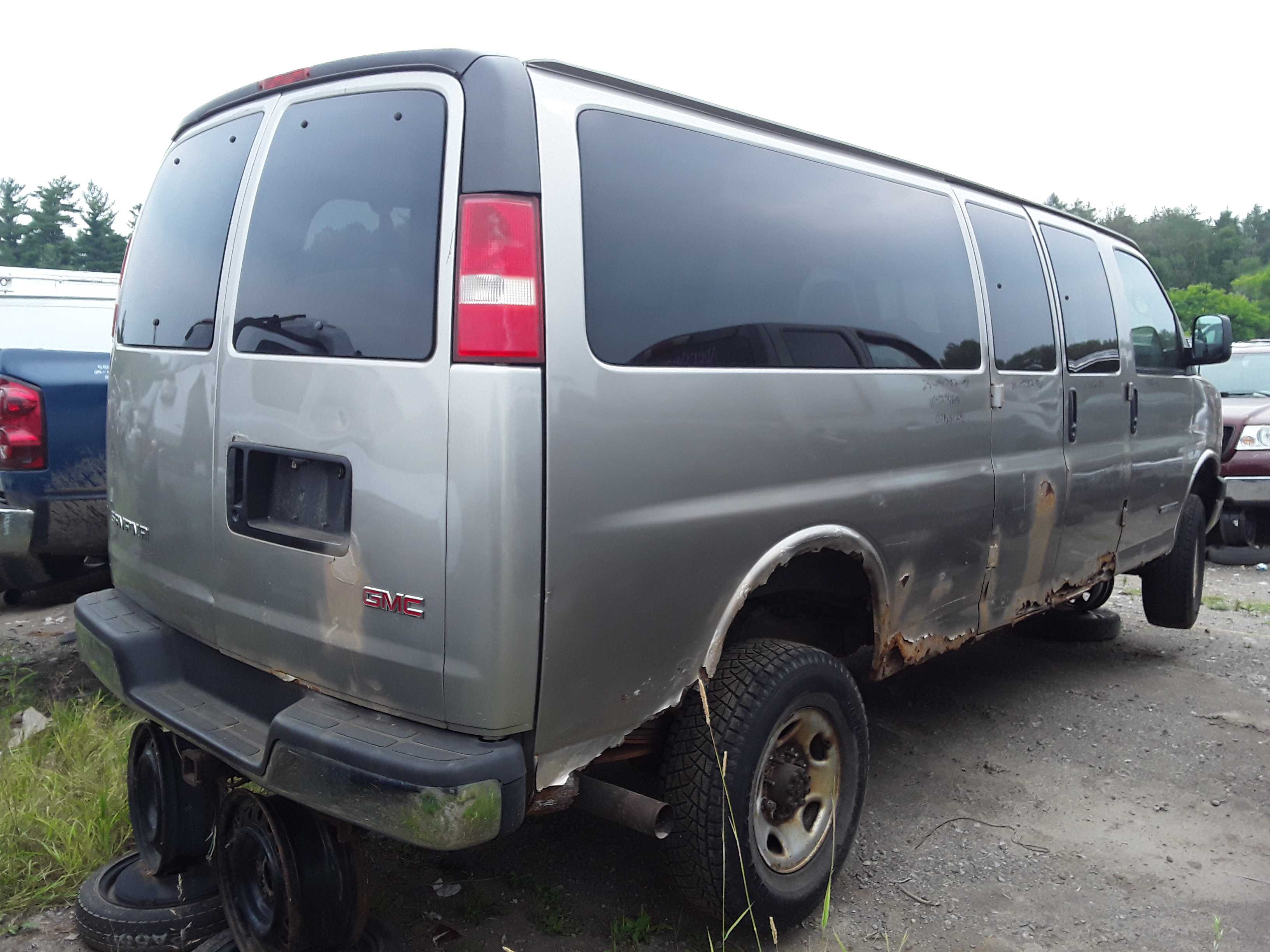 GMC SAVANA CARGO 2004