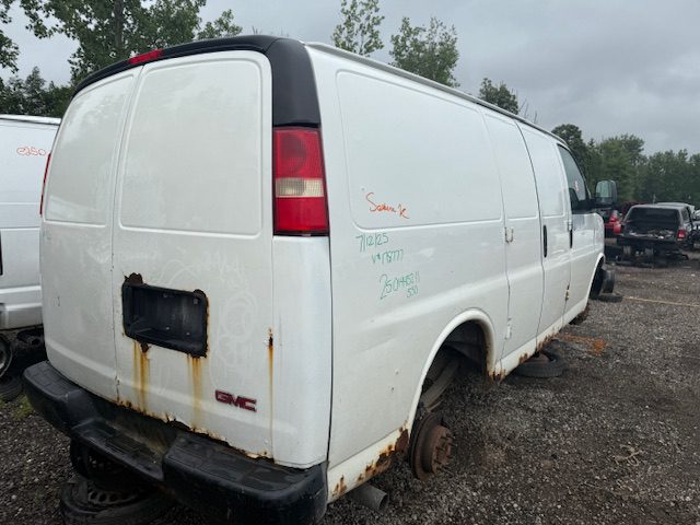 GMC SAVANA CARGO 2011