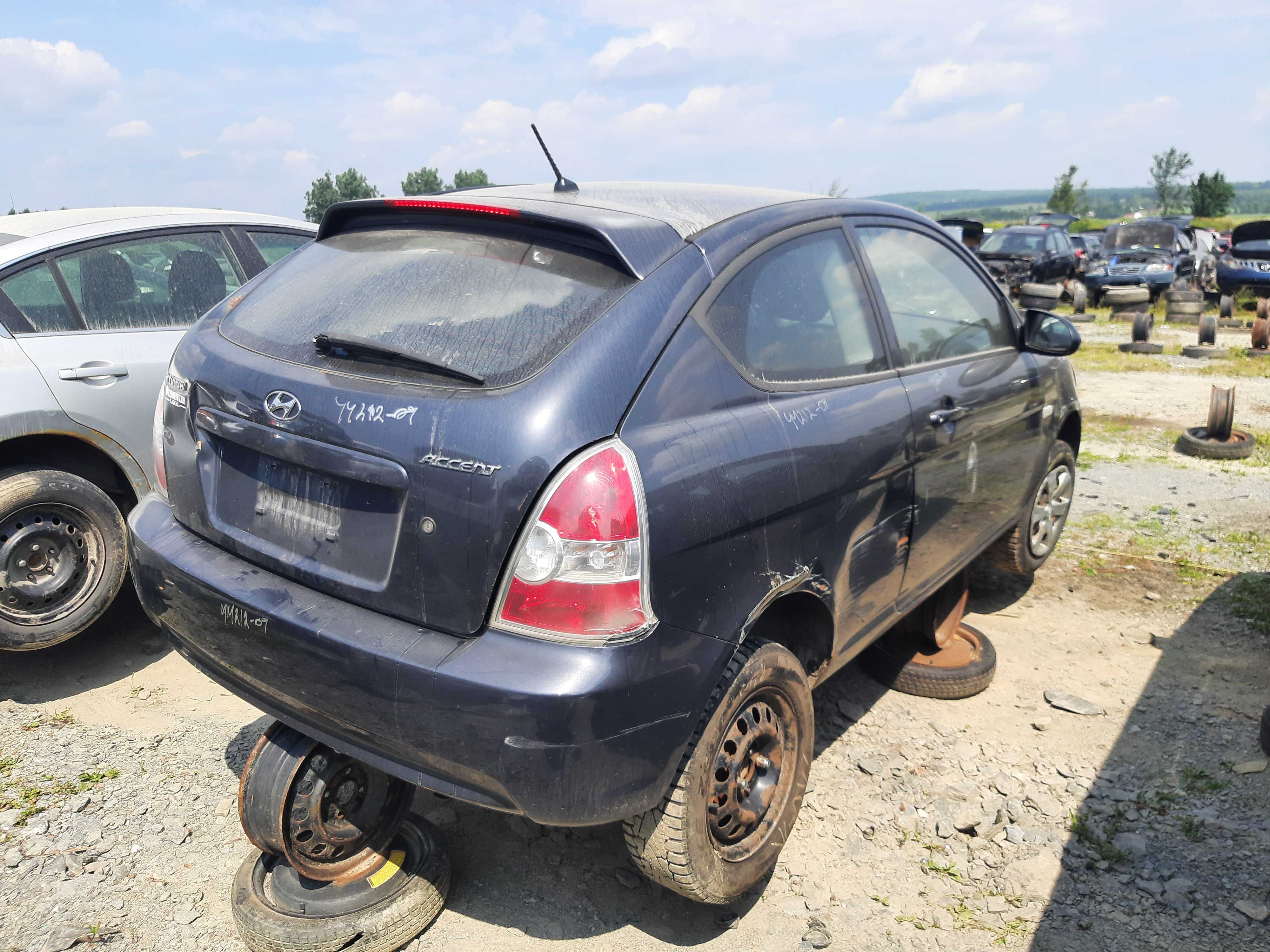 HYUNDAI ACCENT 2009
