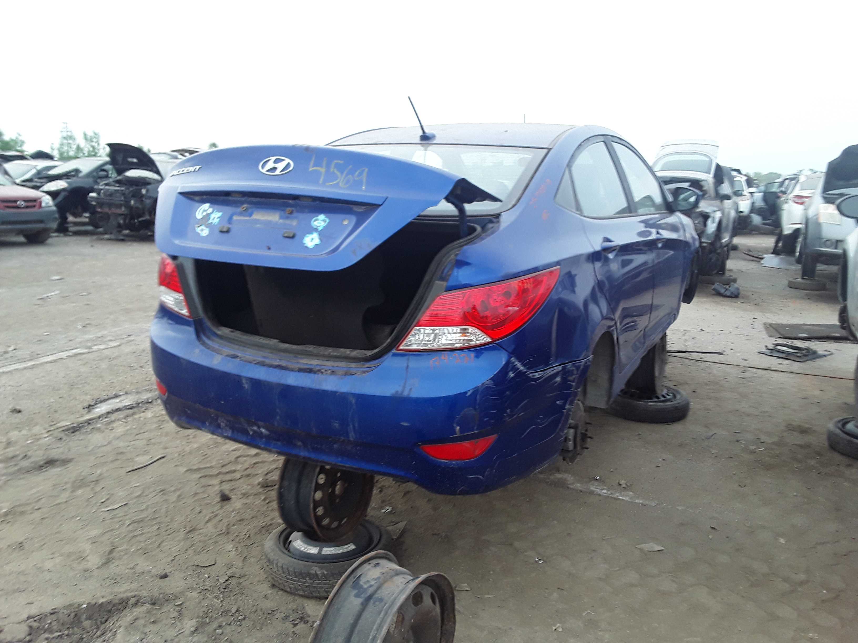 HYUNDAI ACCENT 2013