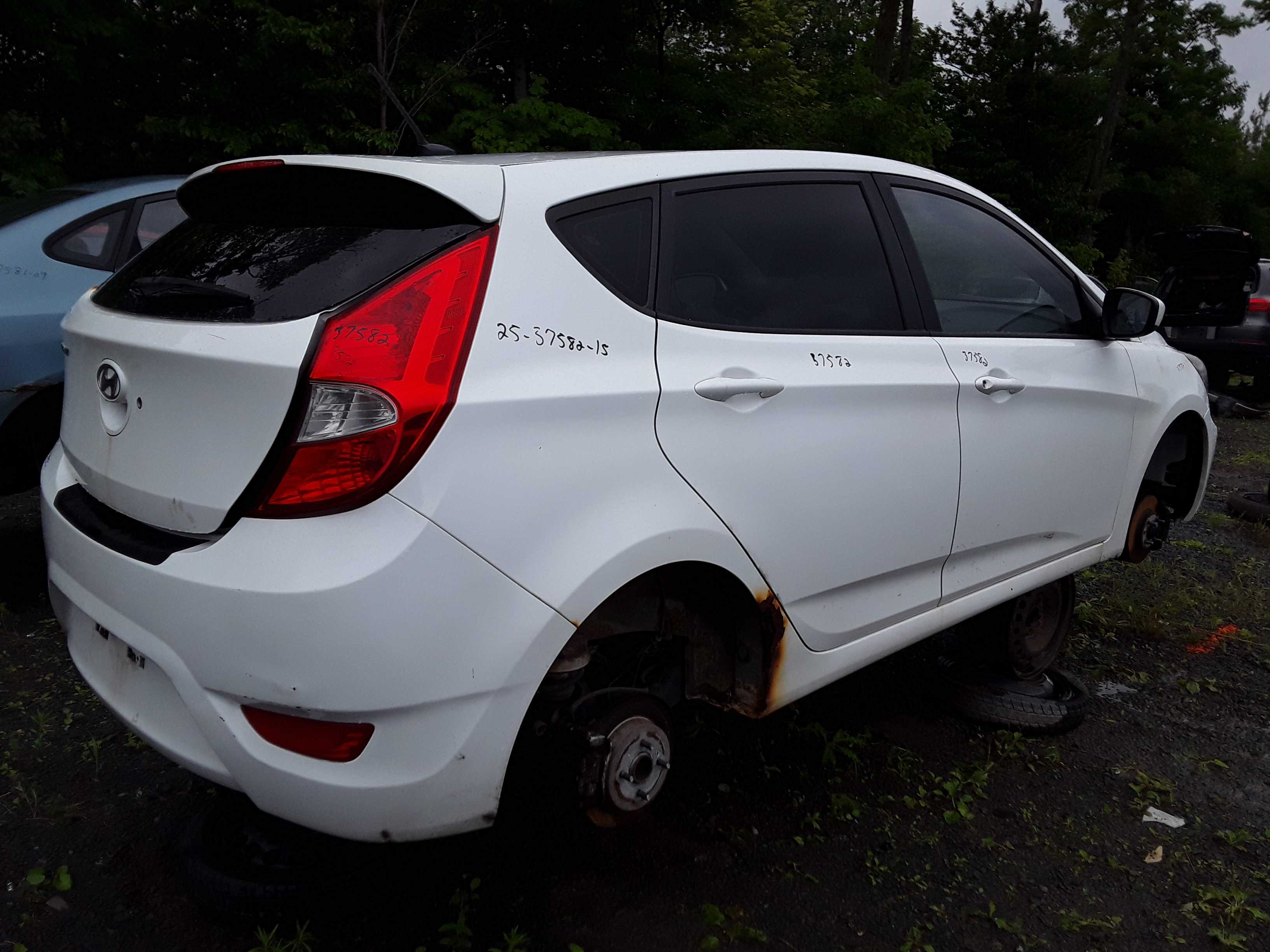 HYUNDAI ACCENT 2015