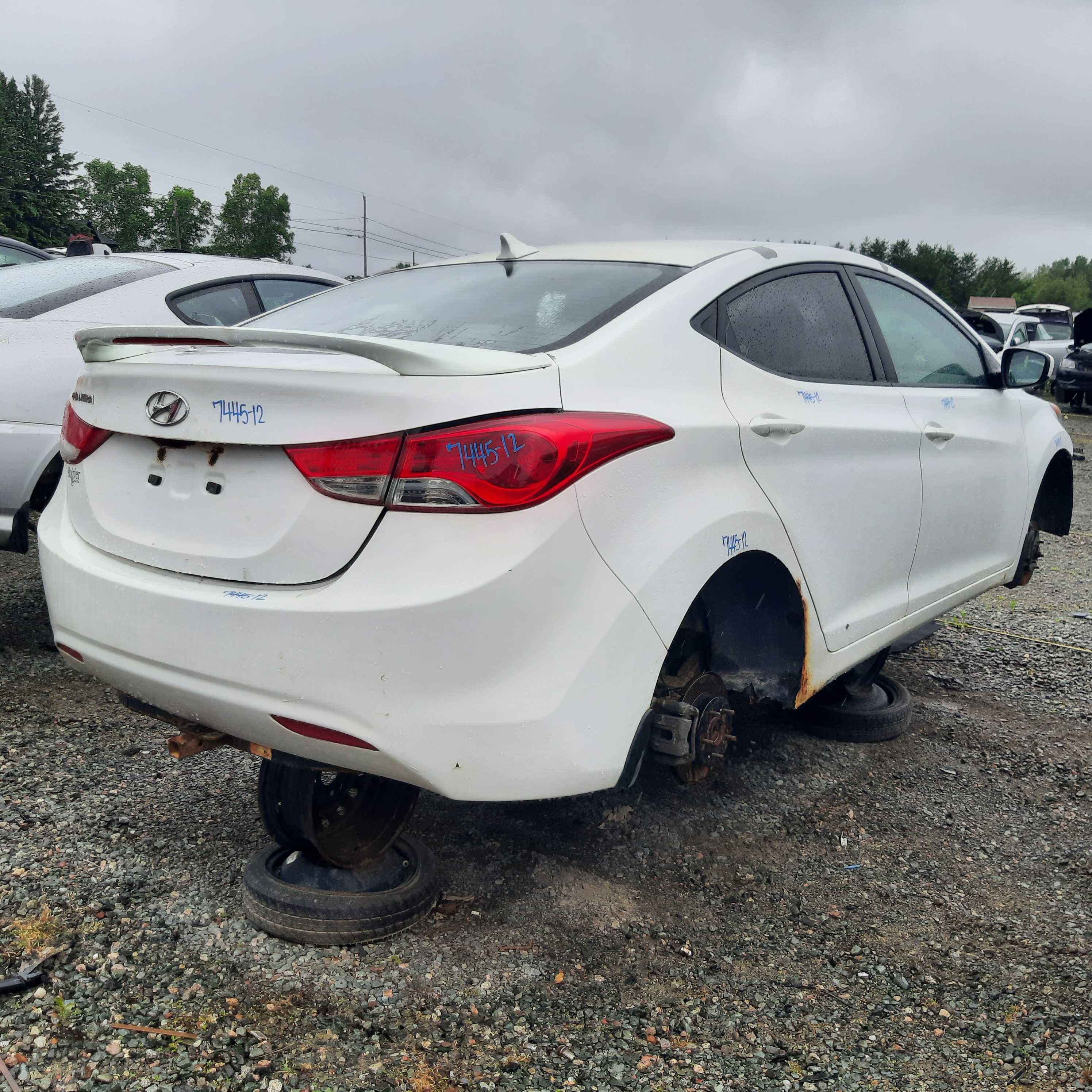HYUNDAI ELANTRA 2012