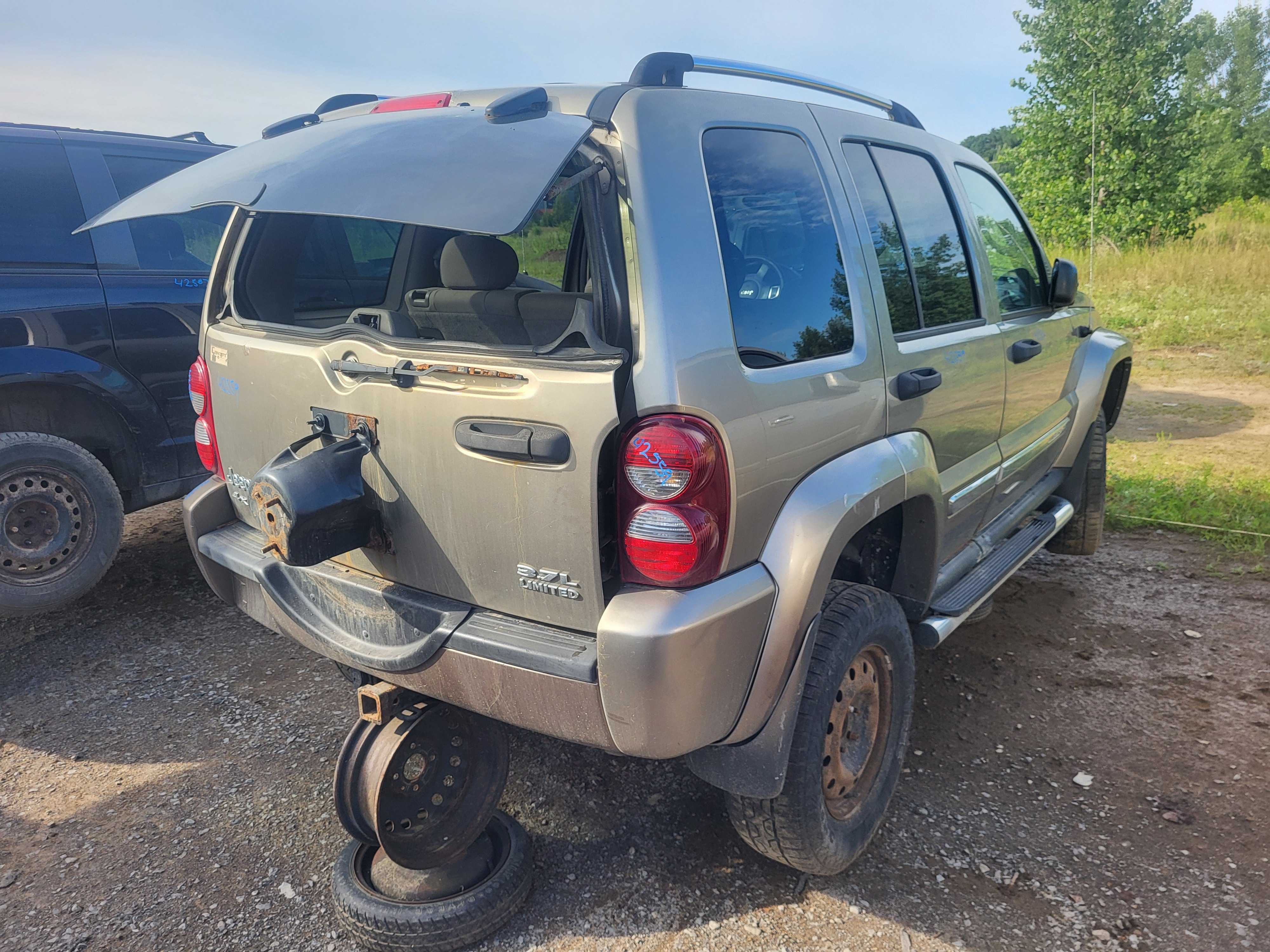 JEEP LIBERTY 2005