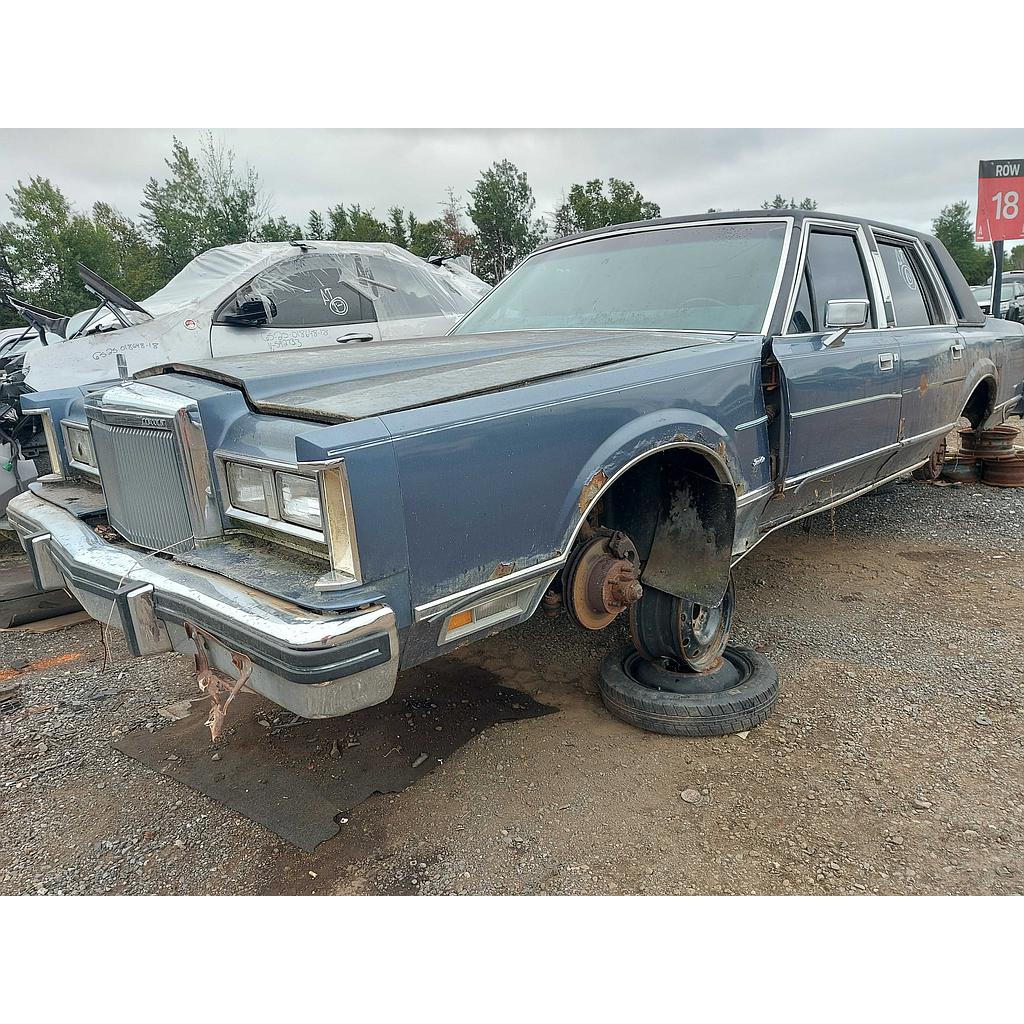 LINCOLN TOWN CAR 1984