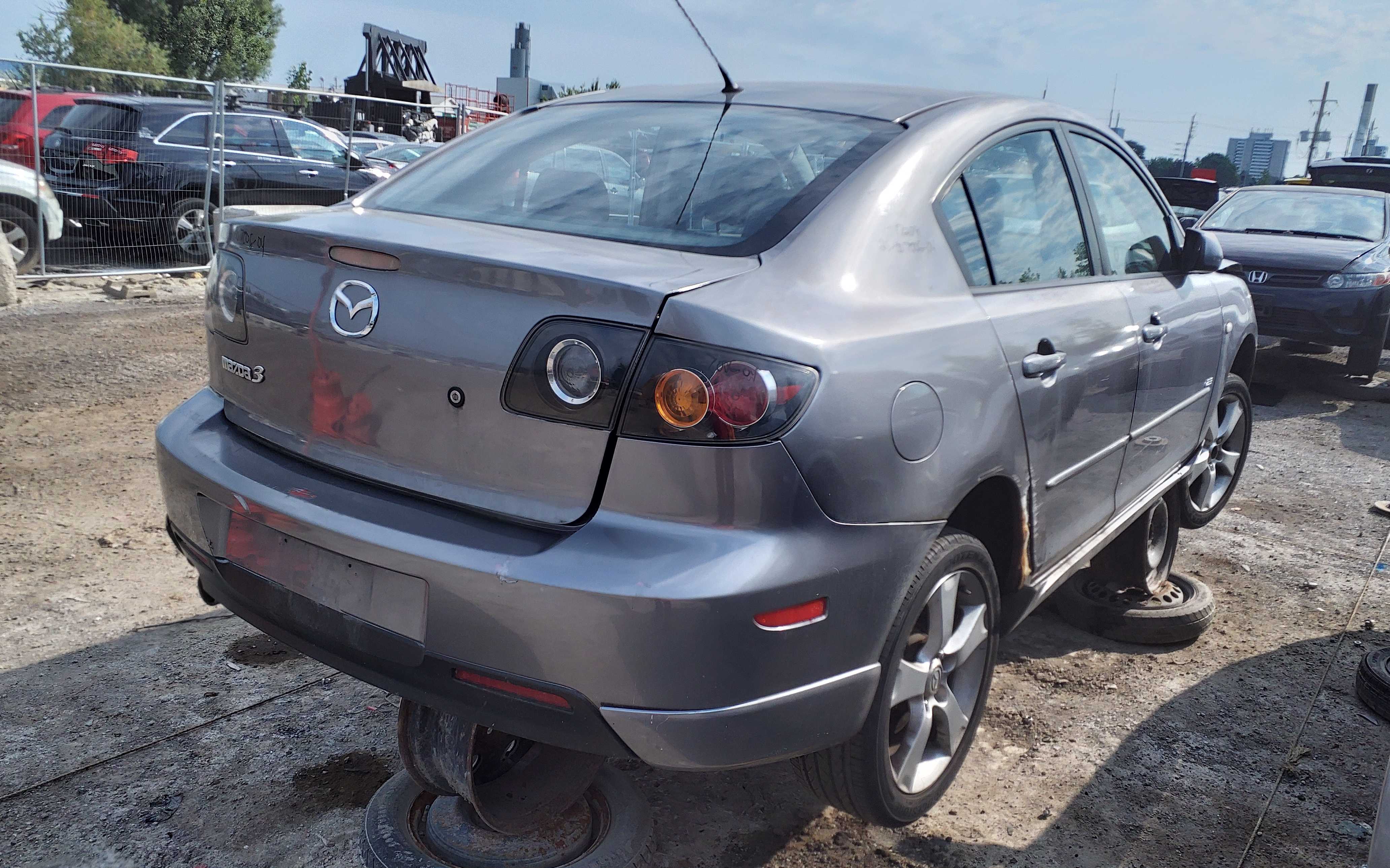 MAZDA MAZDA3 2004
