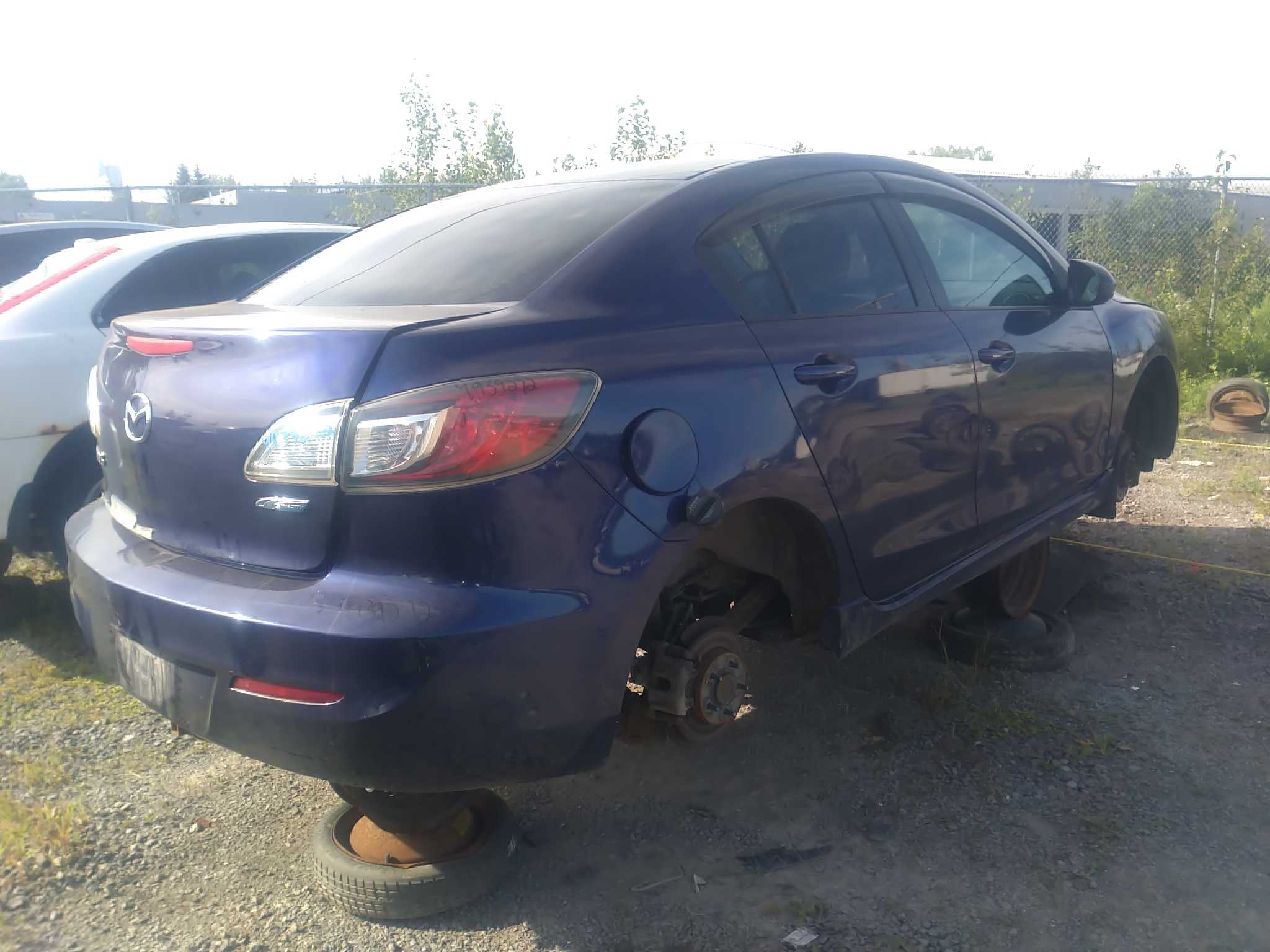 MAZDA MAZDA3 2012
