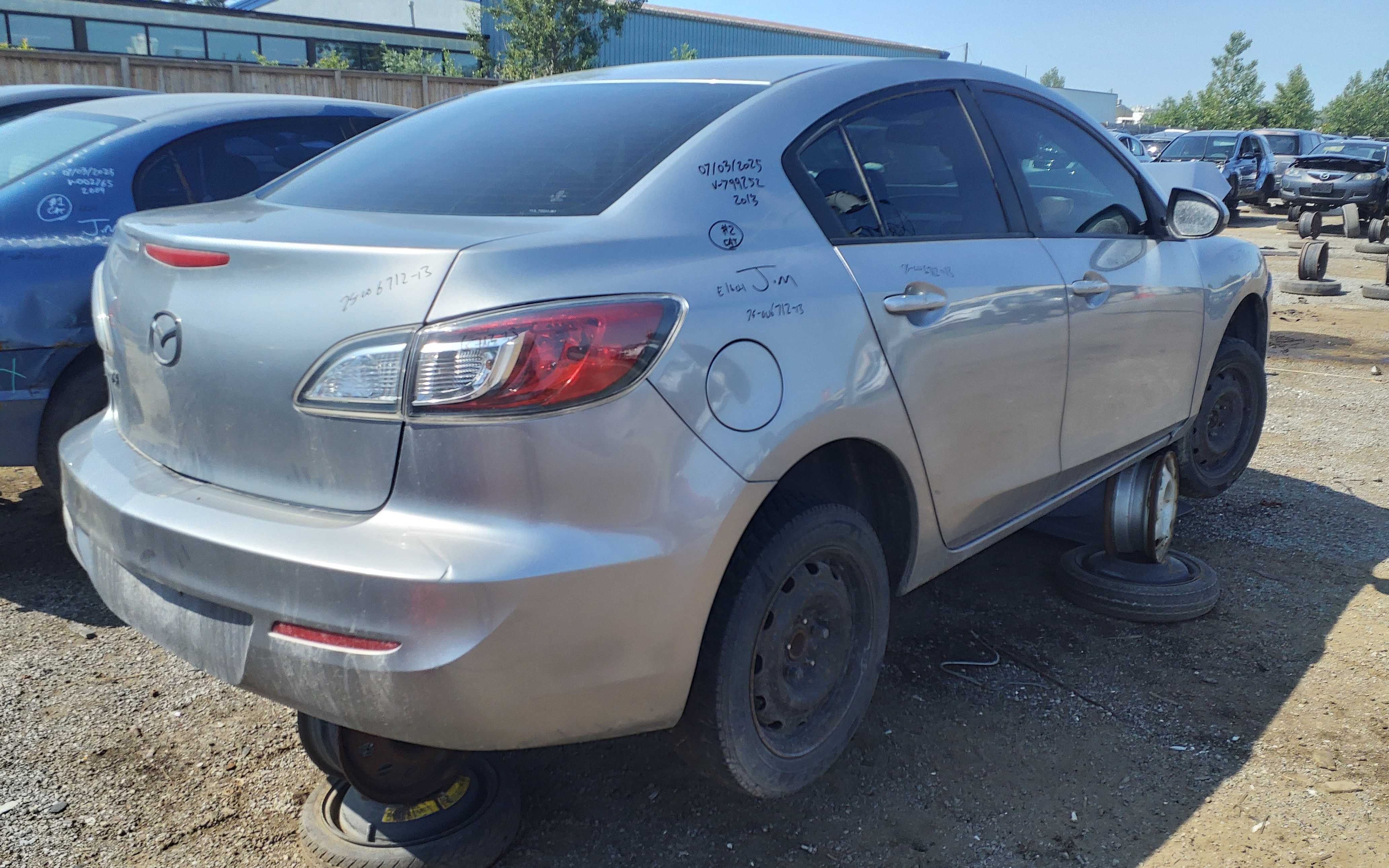 MAZDA MAZDA3 2013