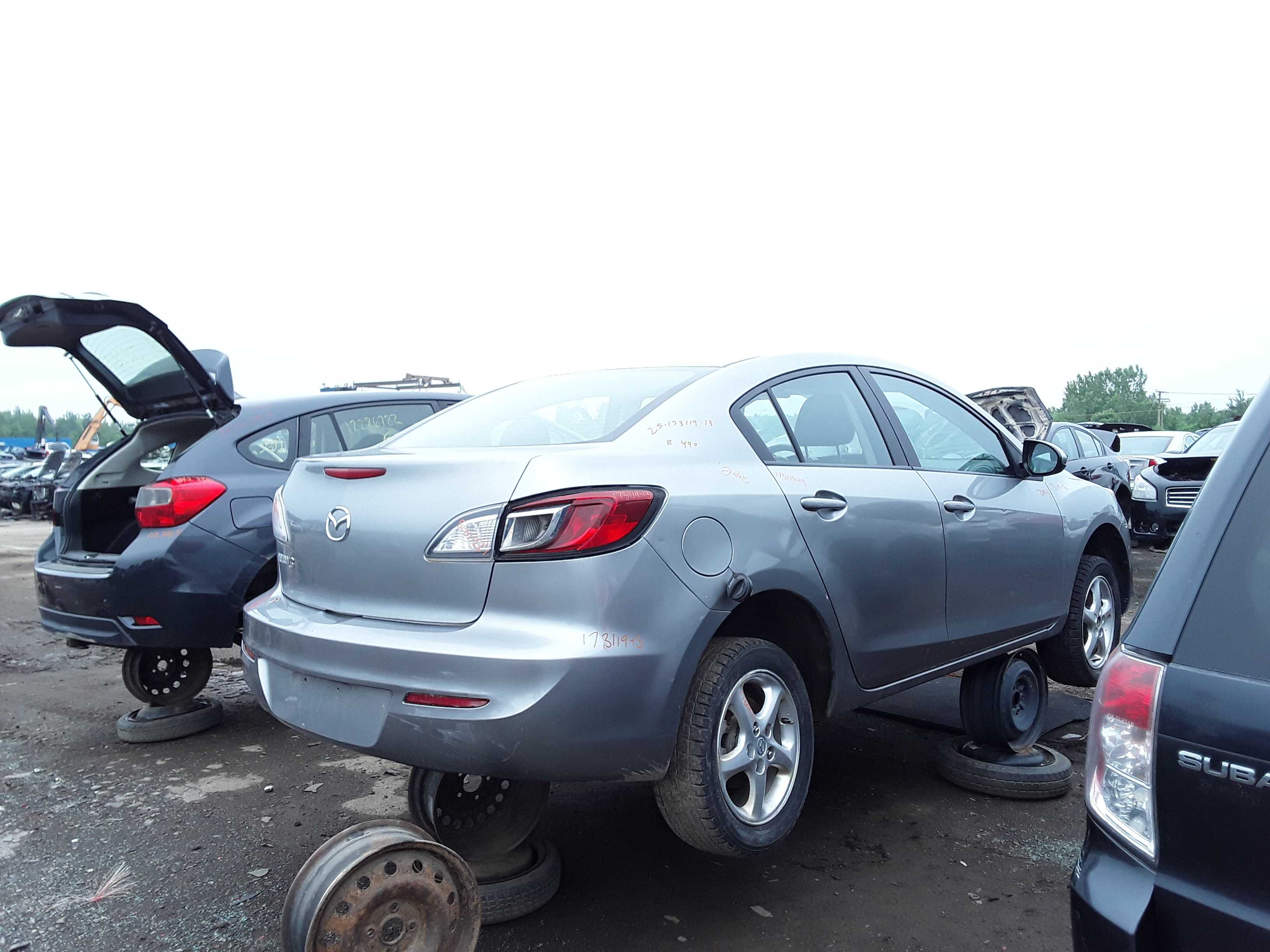 MAZDA MAZDA3 2013