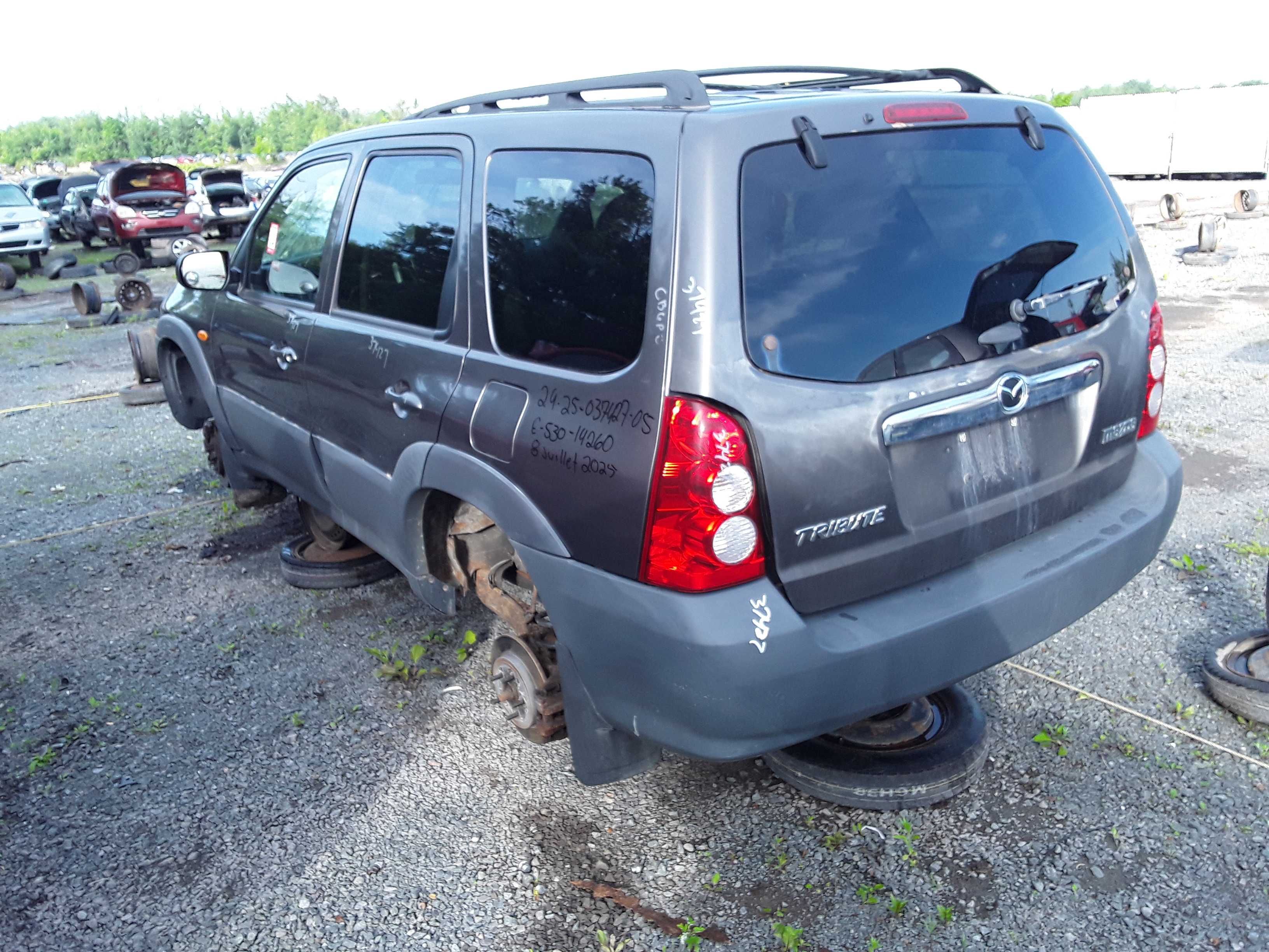 MAZDA TRIBUTE 2005