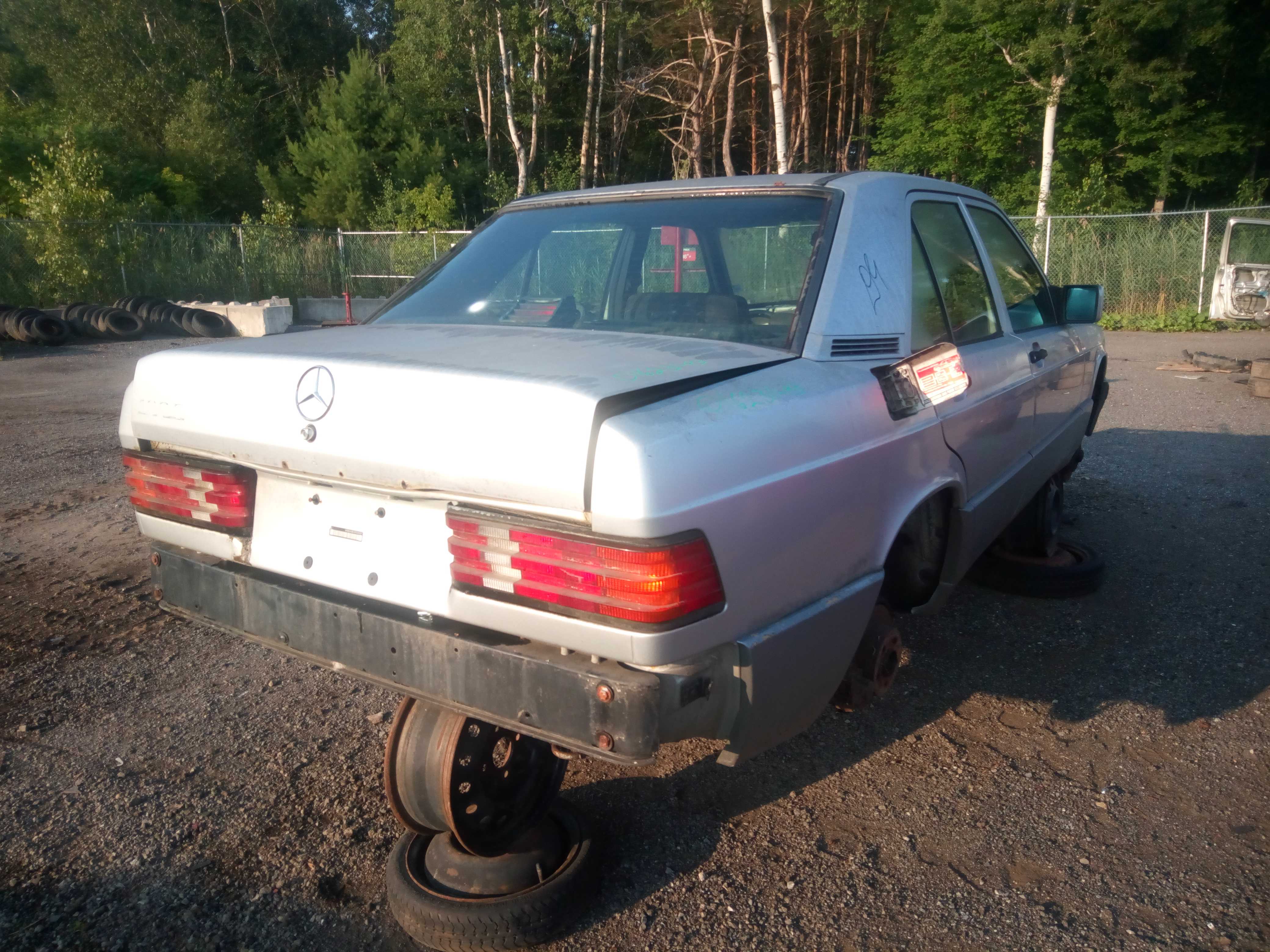 MERCEDES-BENZ 190 SERIES 1993