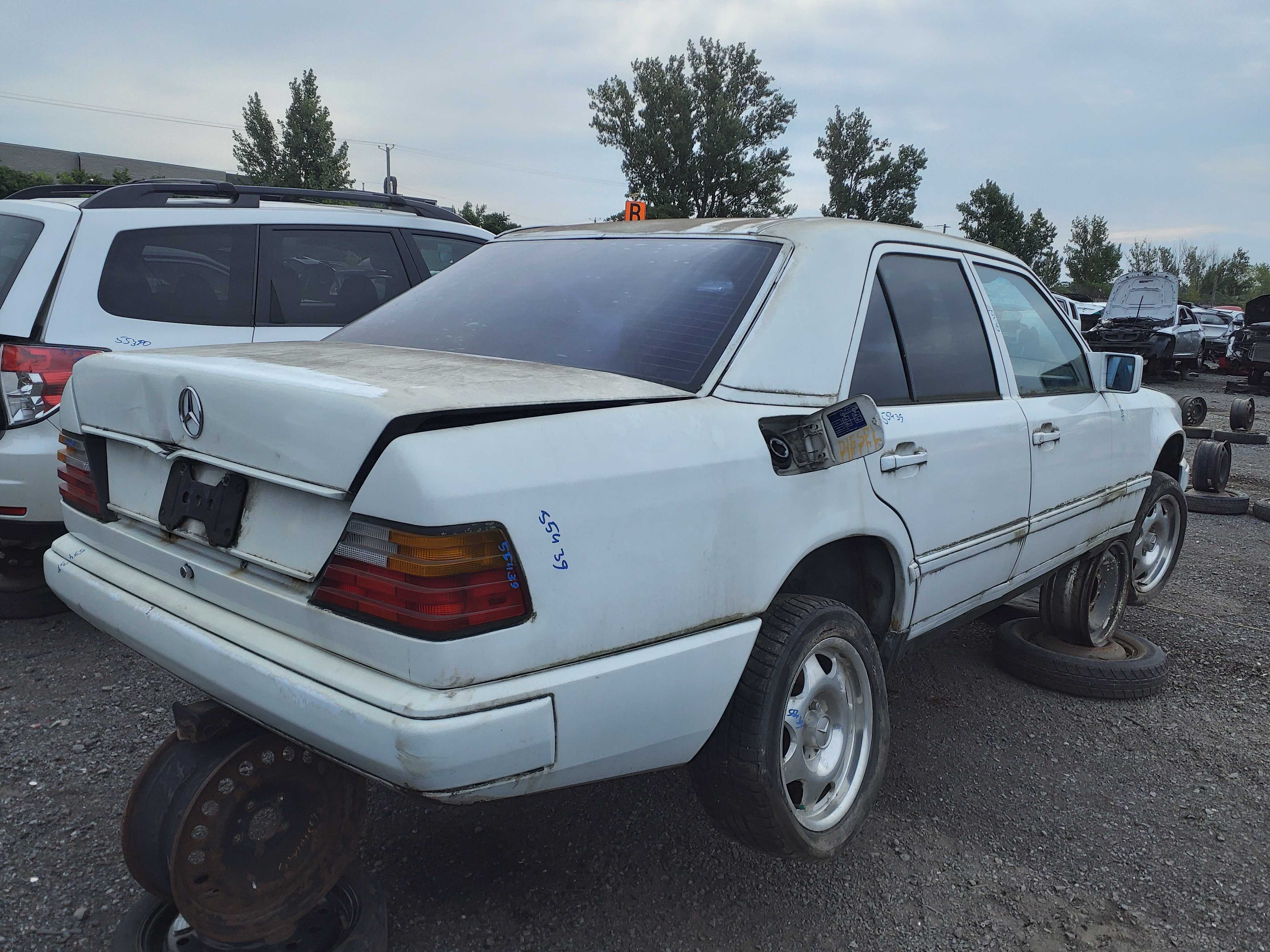 MERCEDES-BENZ 300 SERIES 1987
