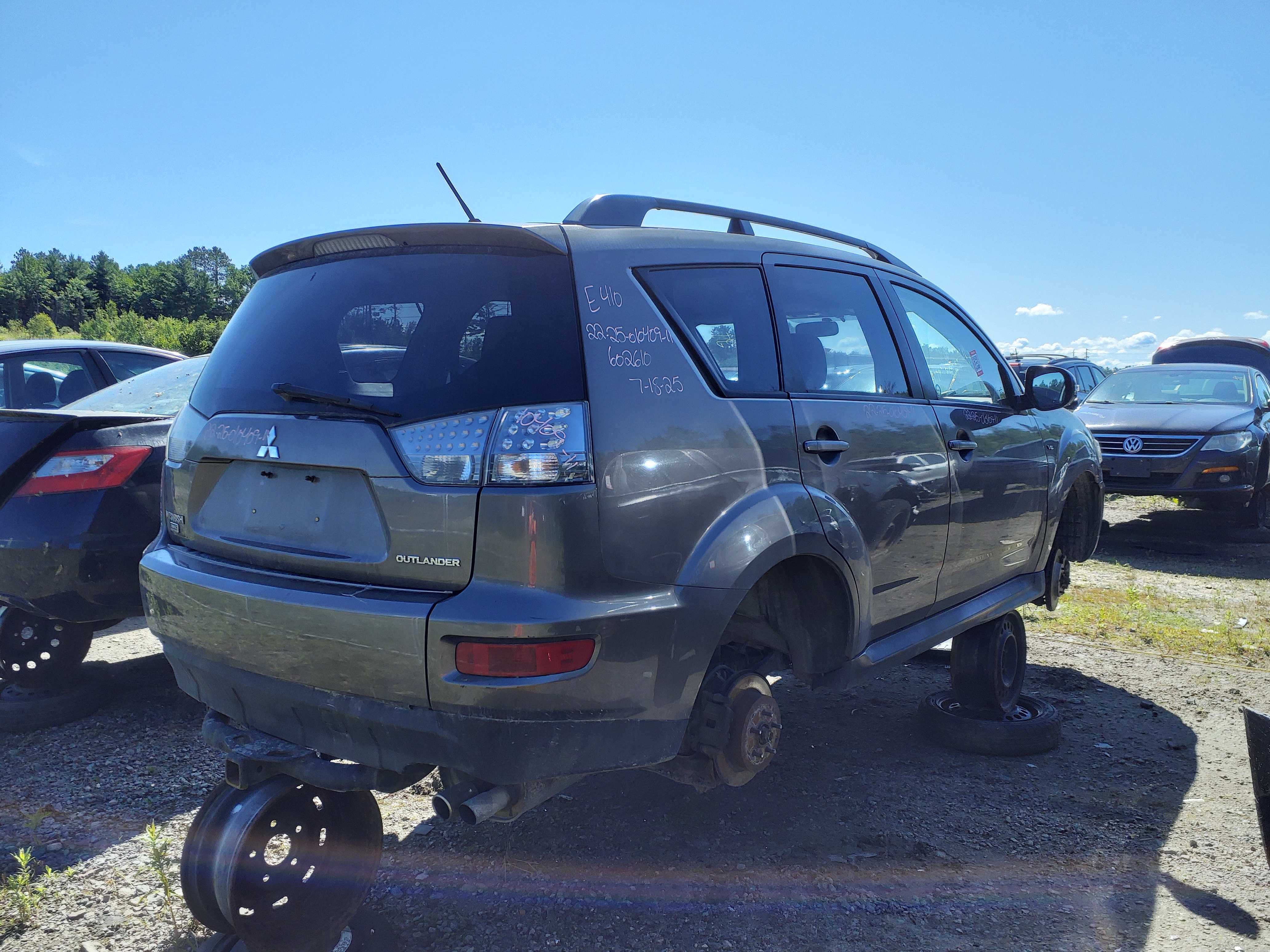 MITSUBISHI OUTLANDER 2011