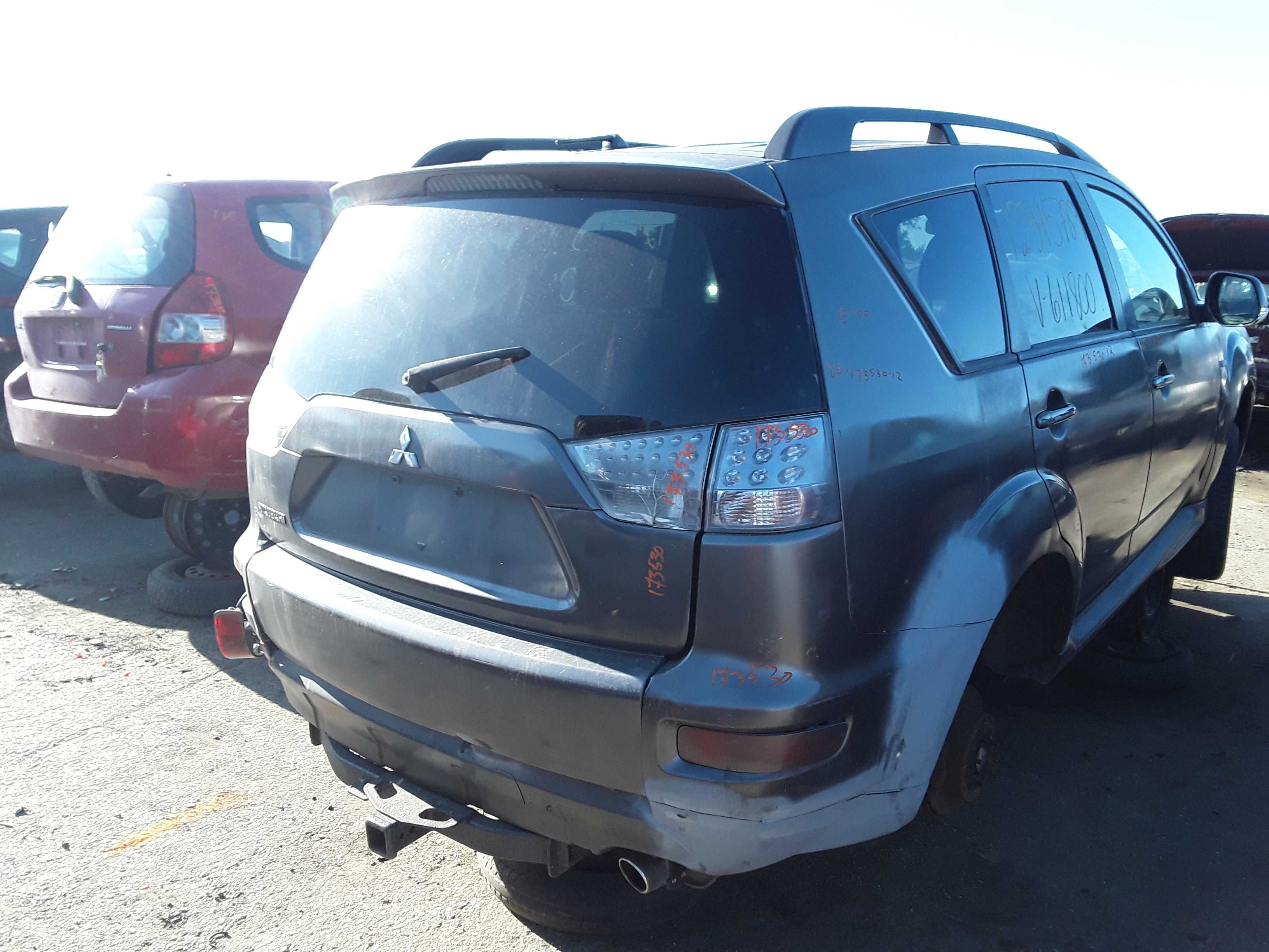 MITSUBISHI OUTLANDER 2012