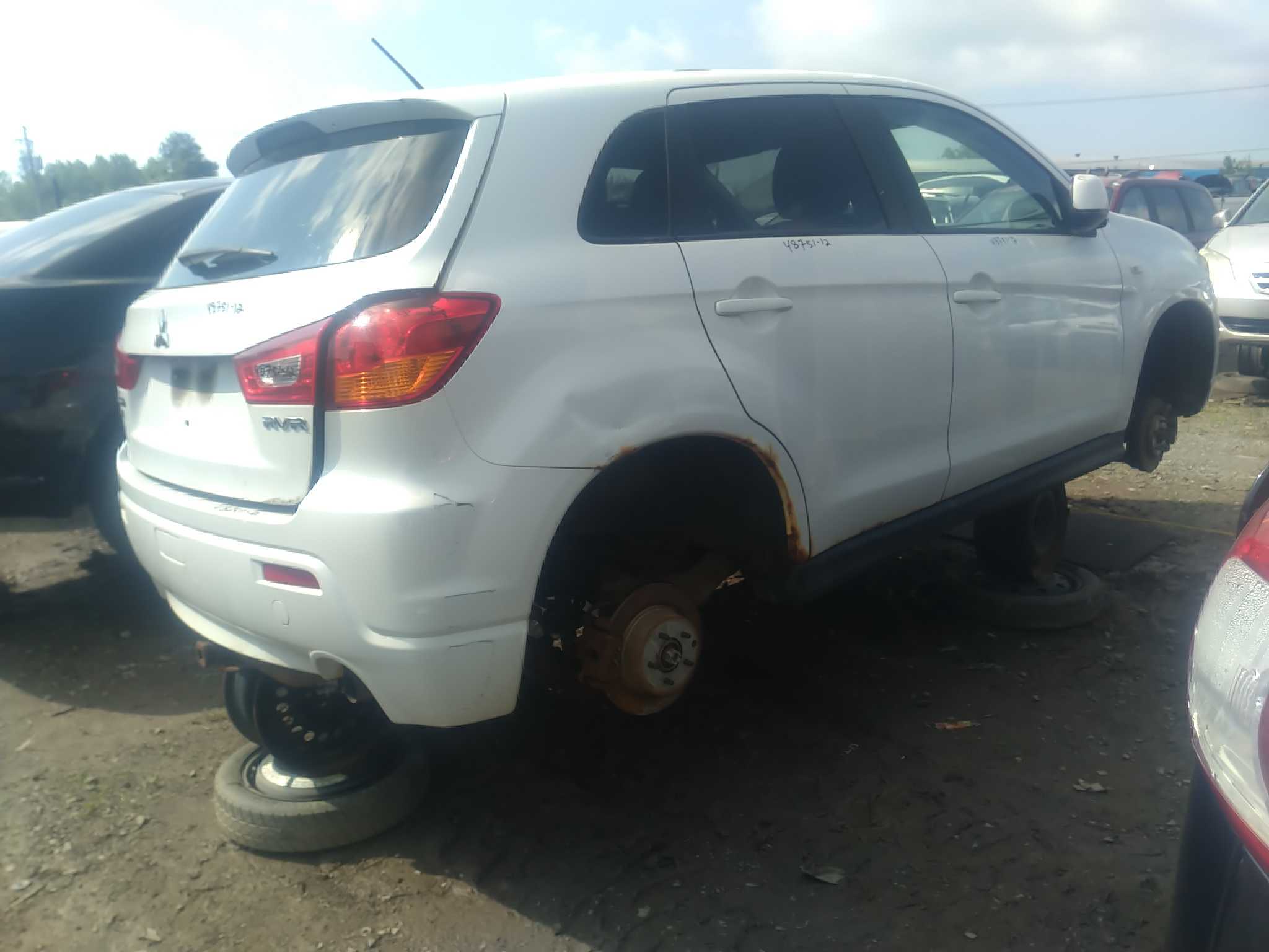 MITSUBISHI RVR 2012