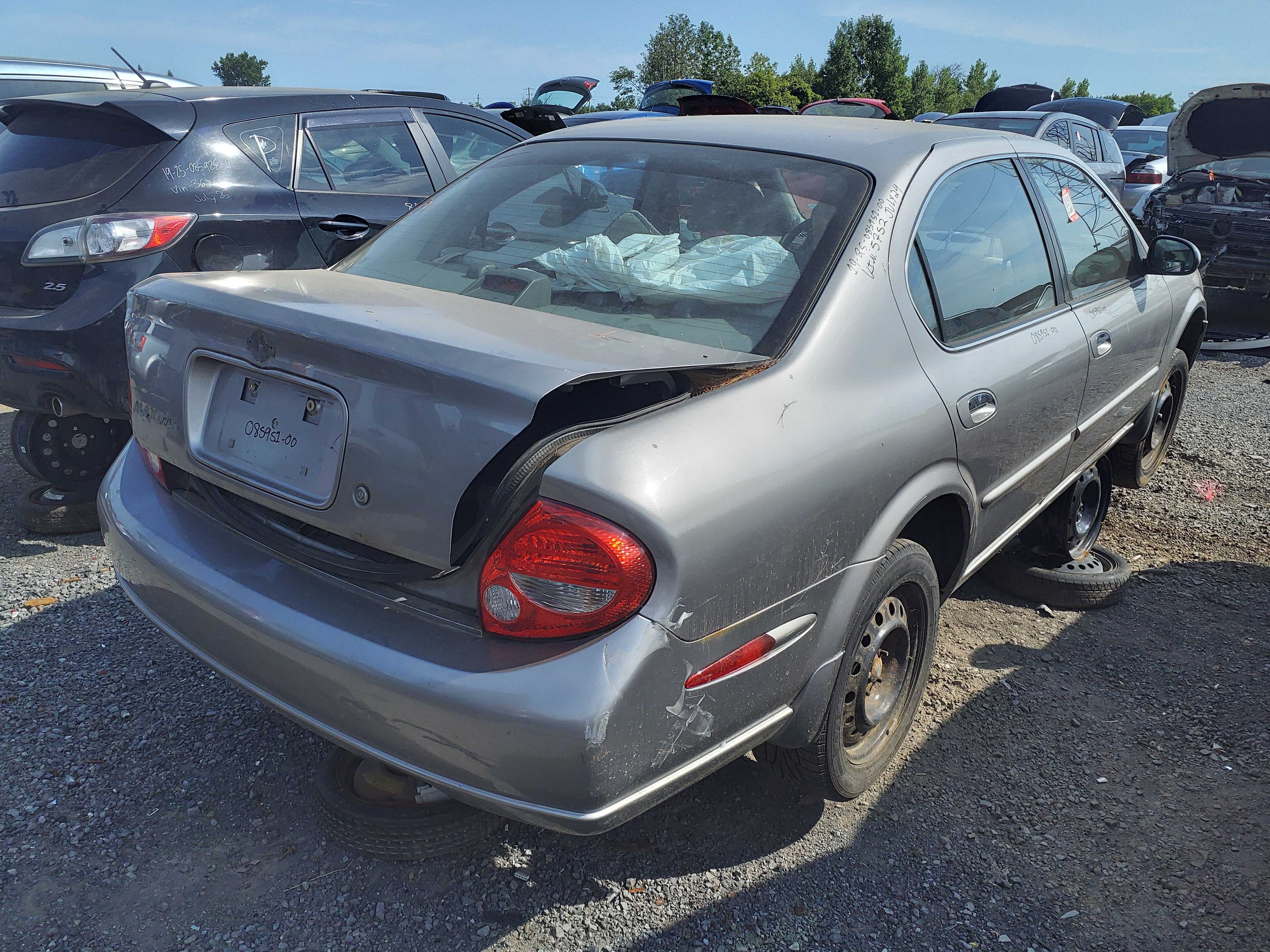 NISSAN MAXIMA 2000