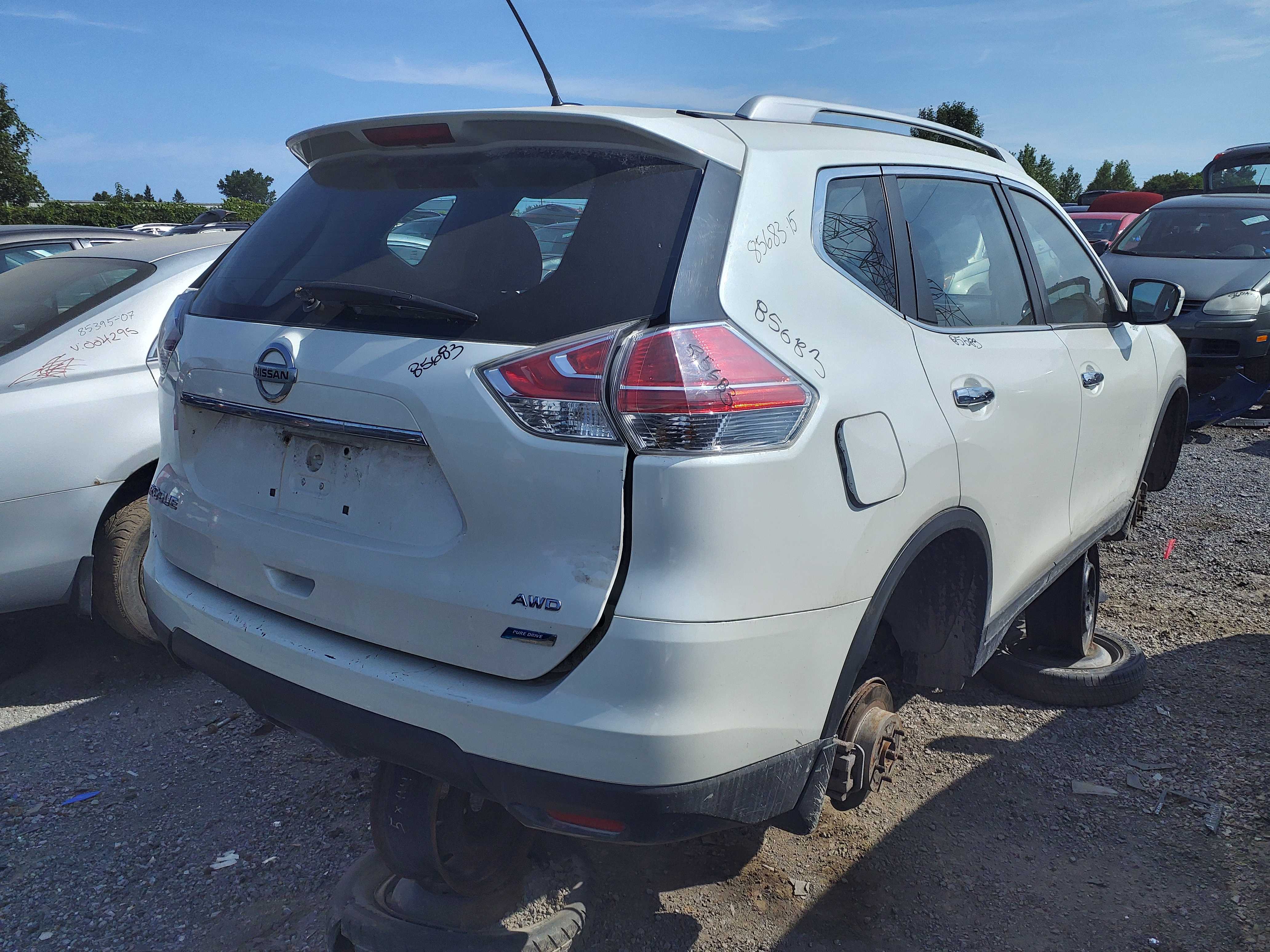 NISSAN ROGUE 2015