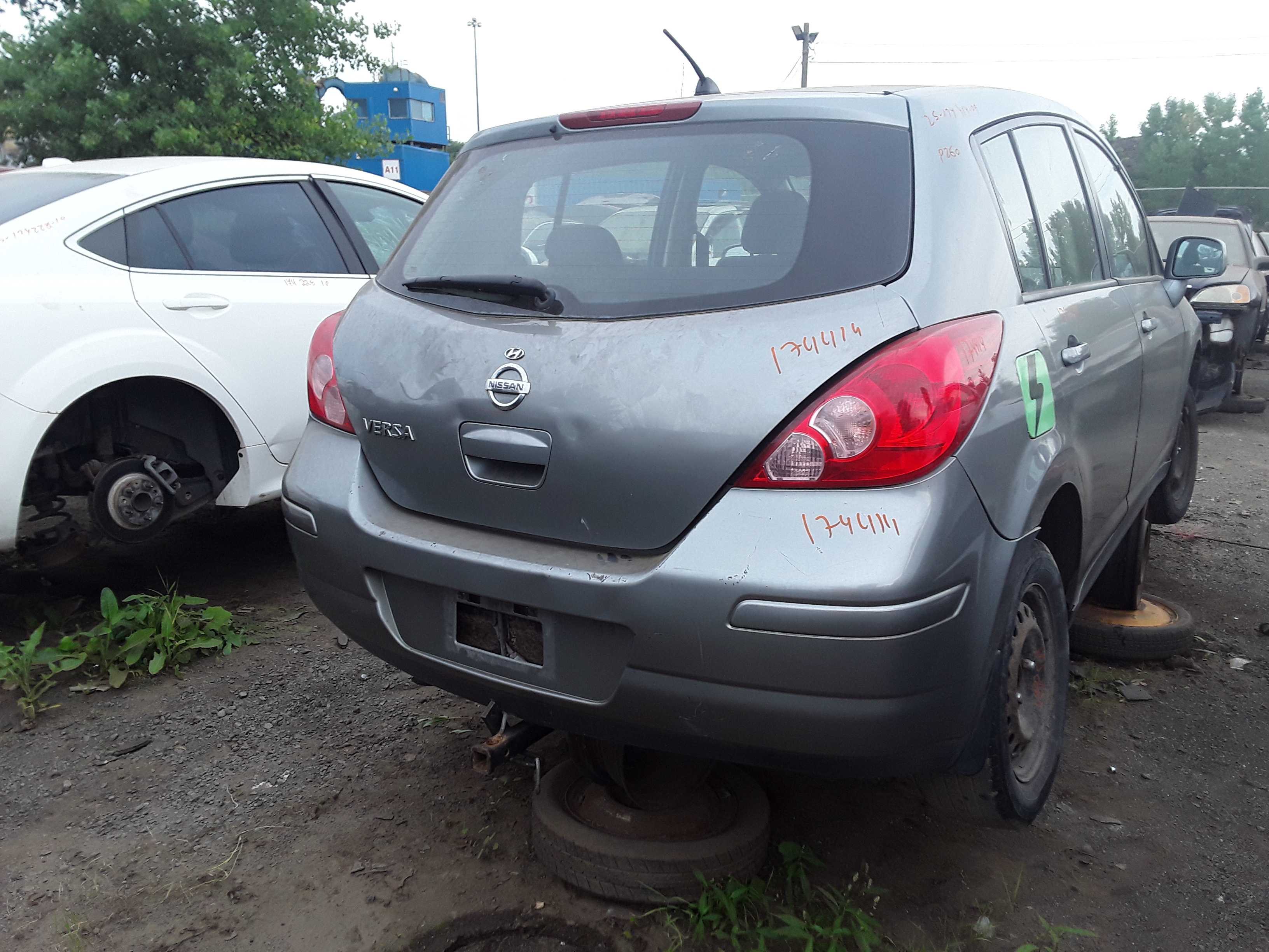 NISSAN VERSA 2009