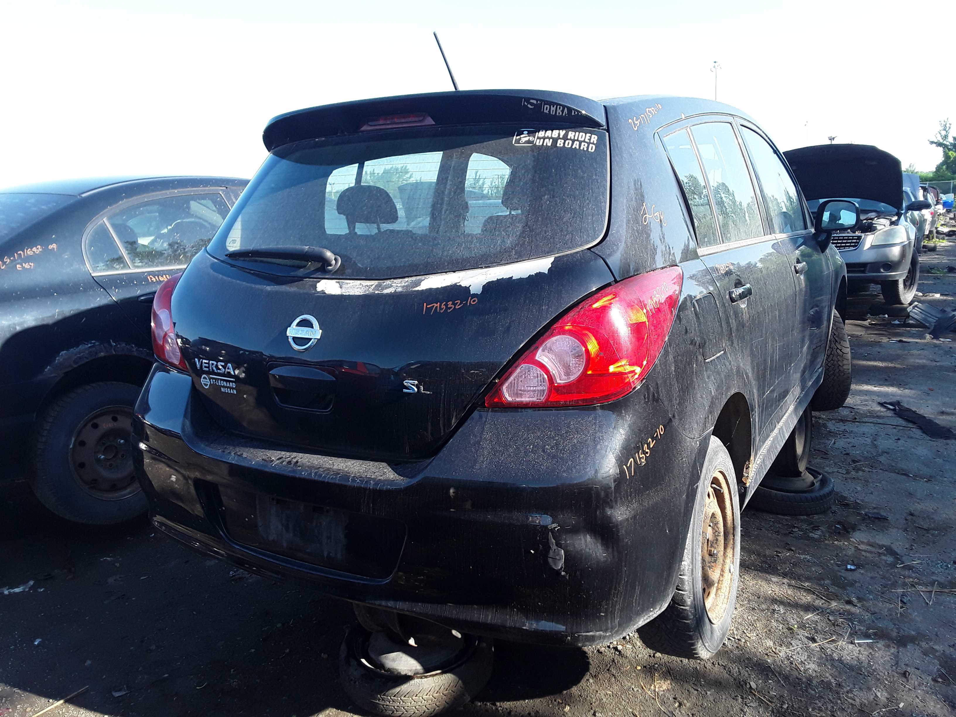 NISSAN VERSA 2010