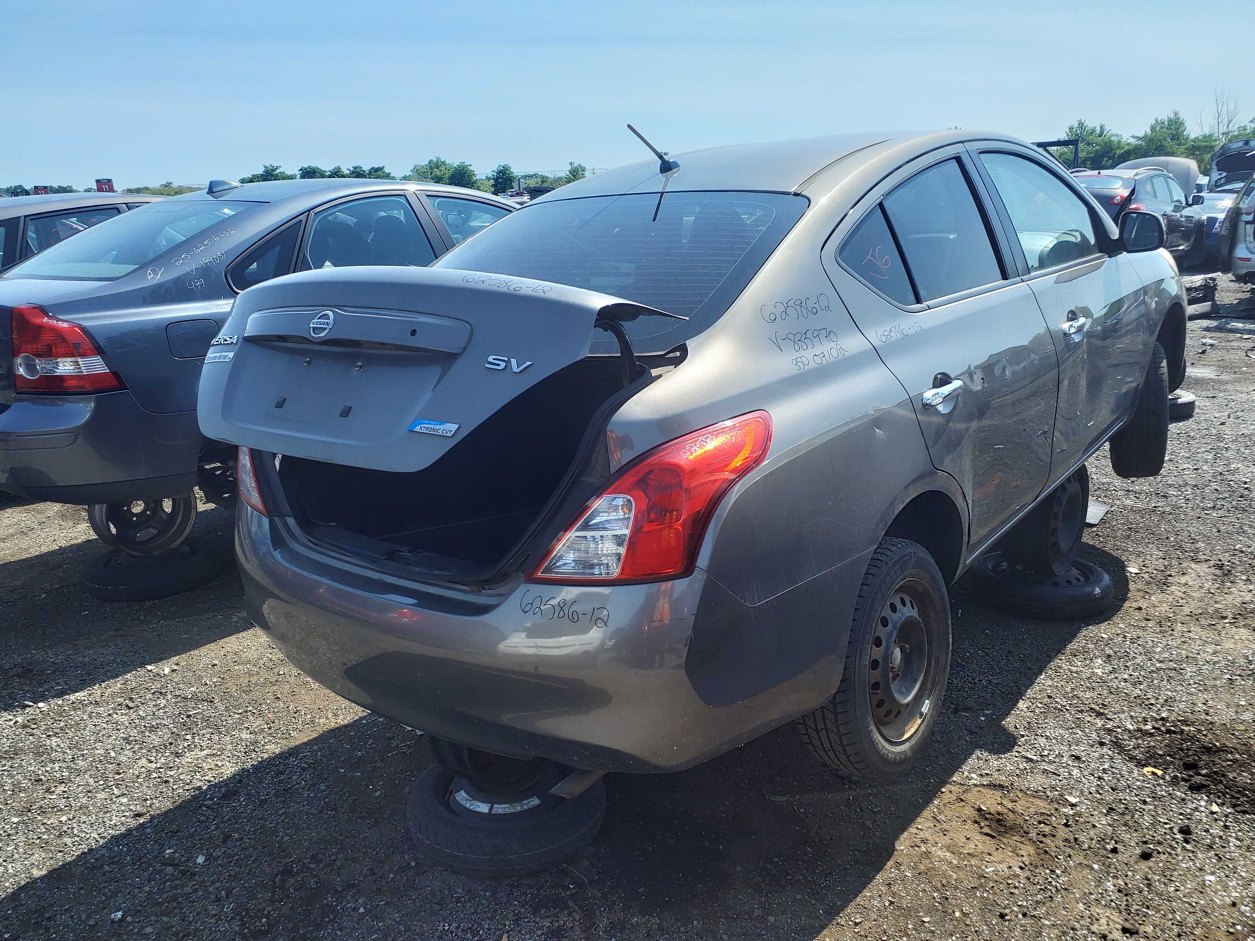 NISSAN VERSA 2012