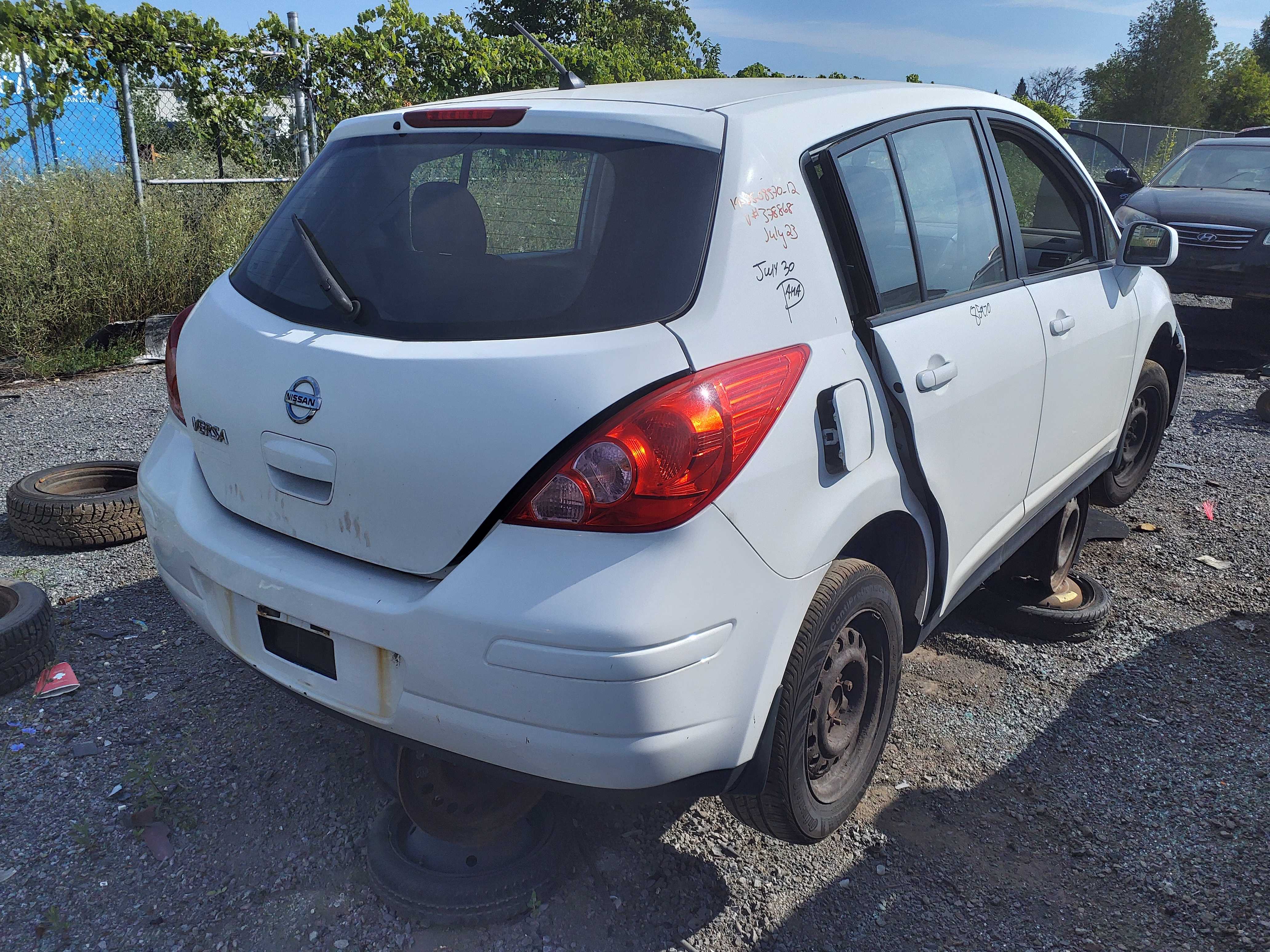 NISSAN VERSA 2012