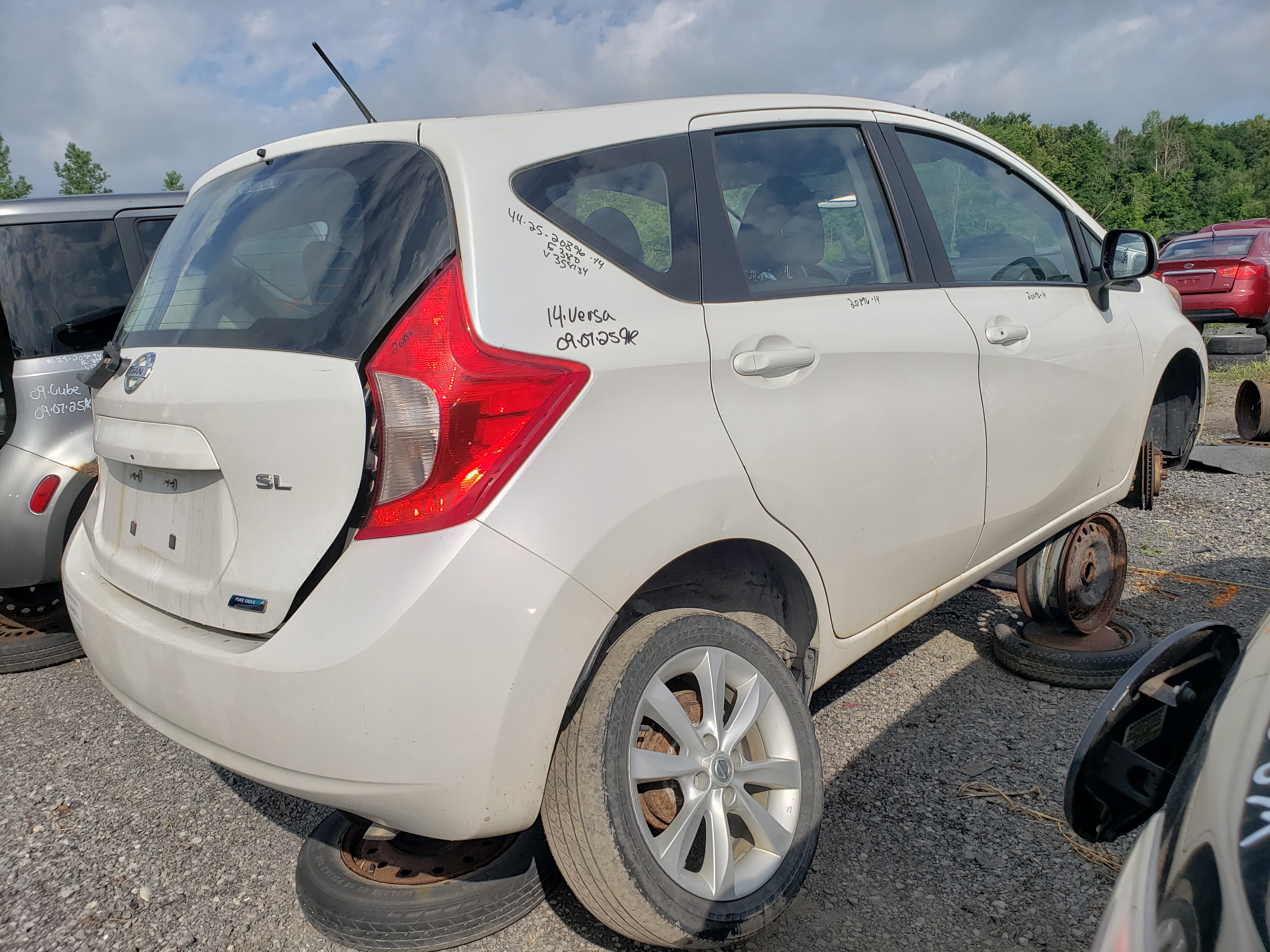 NISSAN VERSA 2014