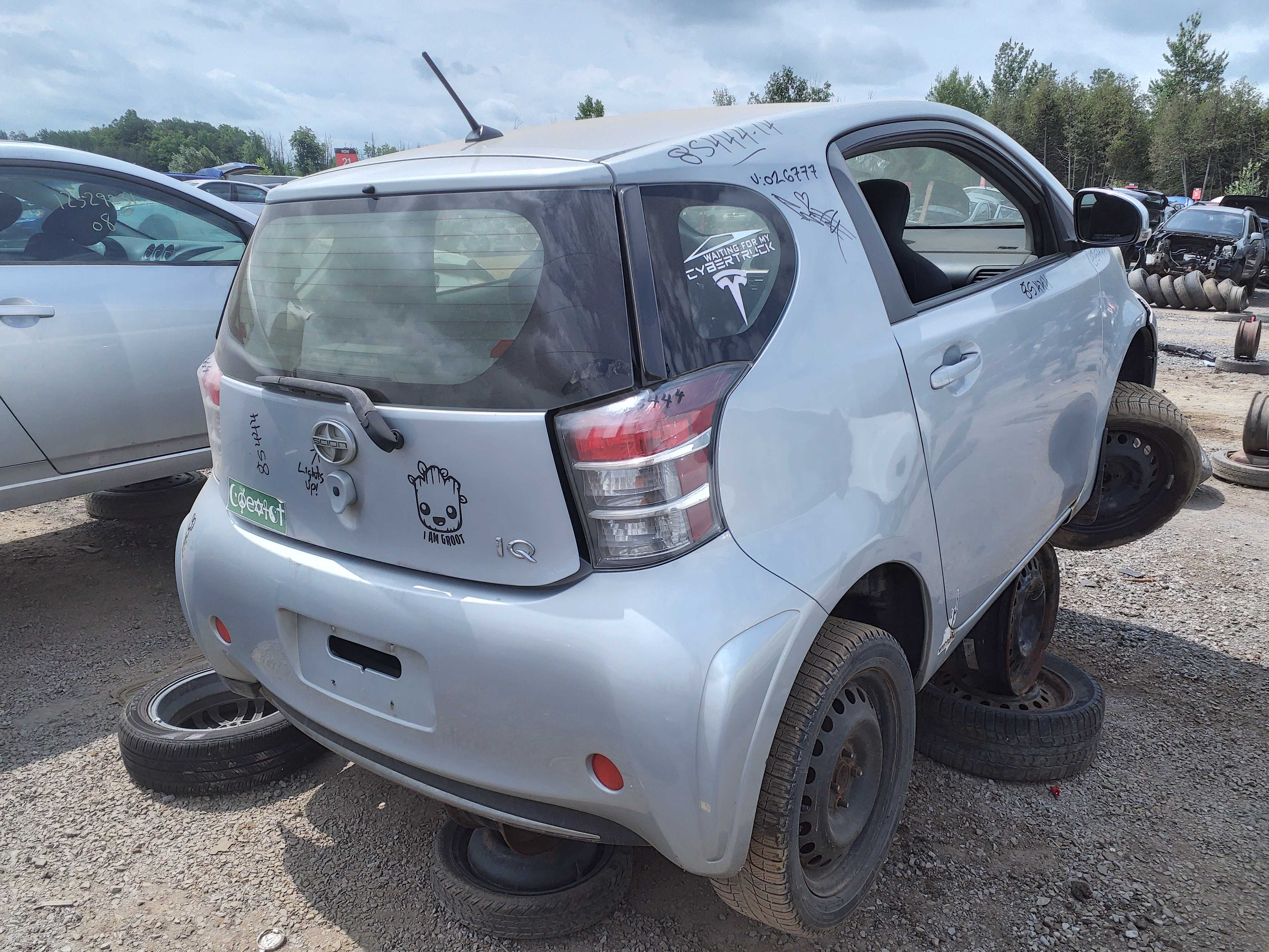 SCION IQ 2014
