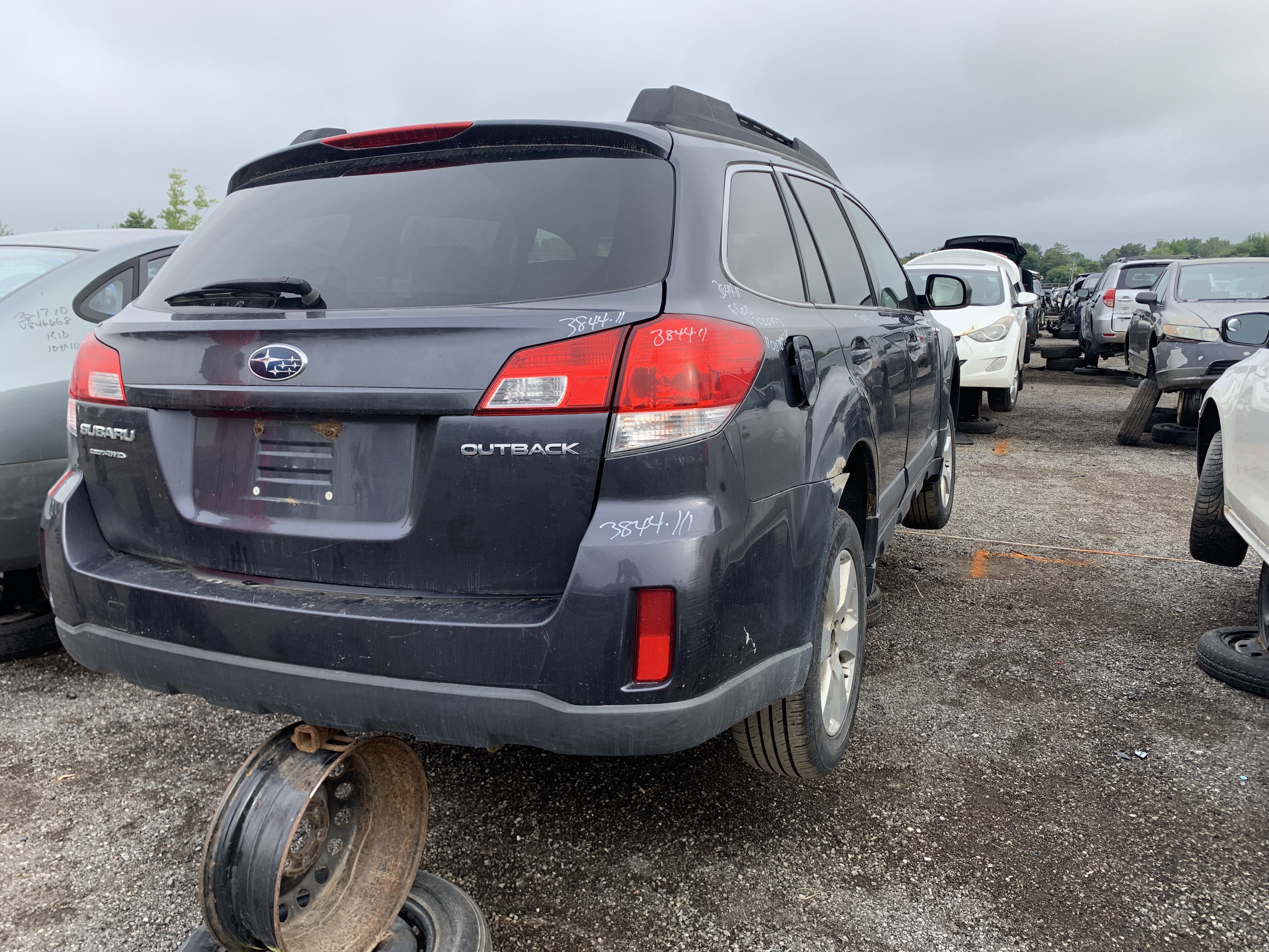 SUBARU OUTBACK 2011
