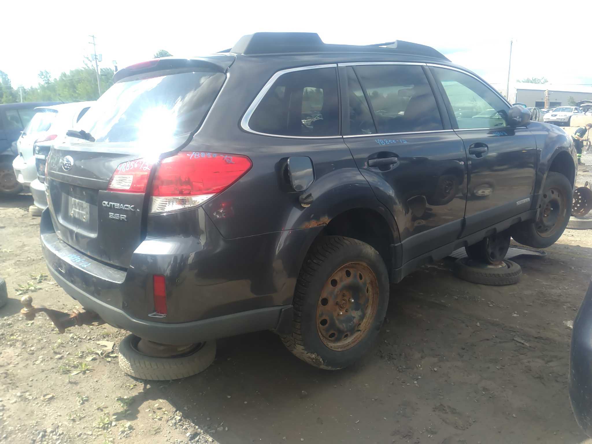 SUBARU OUTBACK 2012