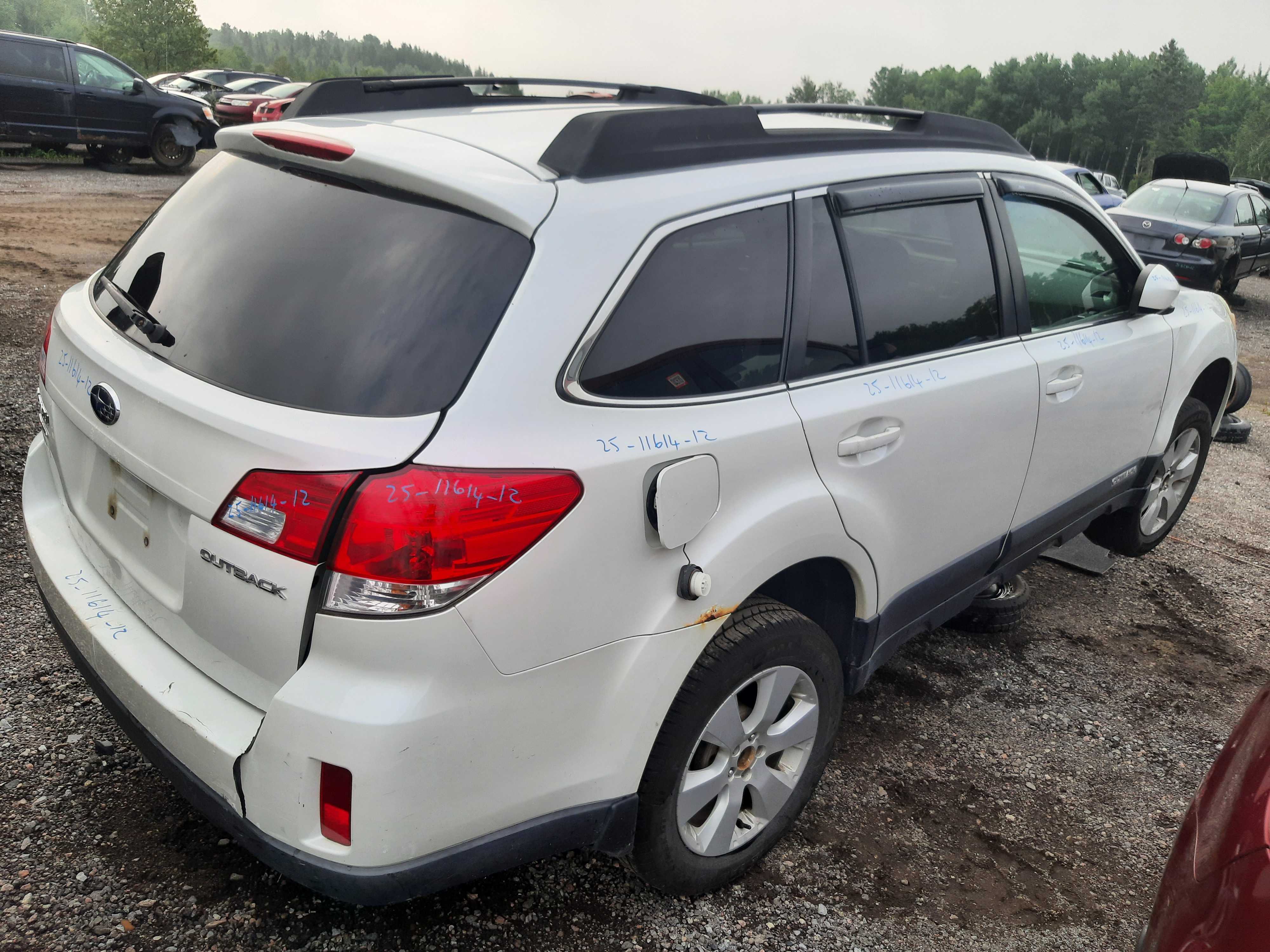 SUBARU OUTBACK 2012