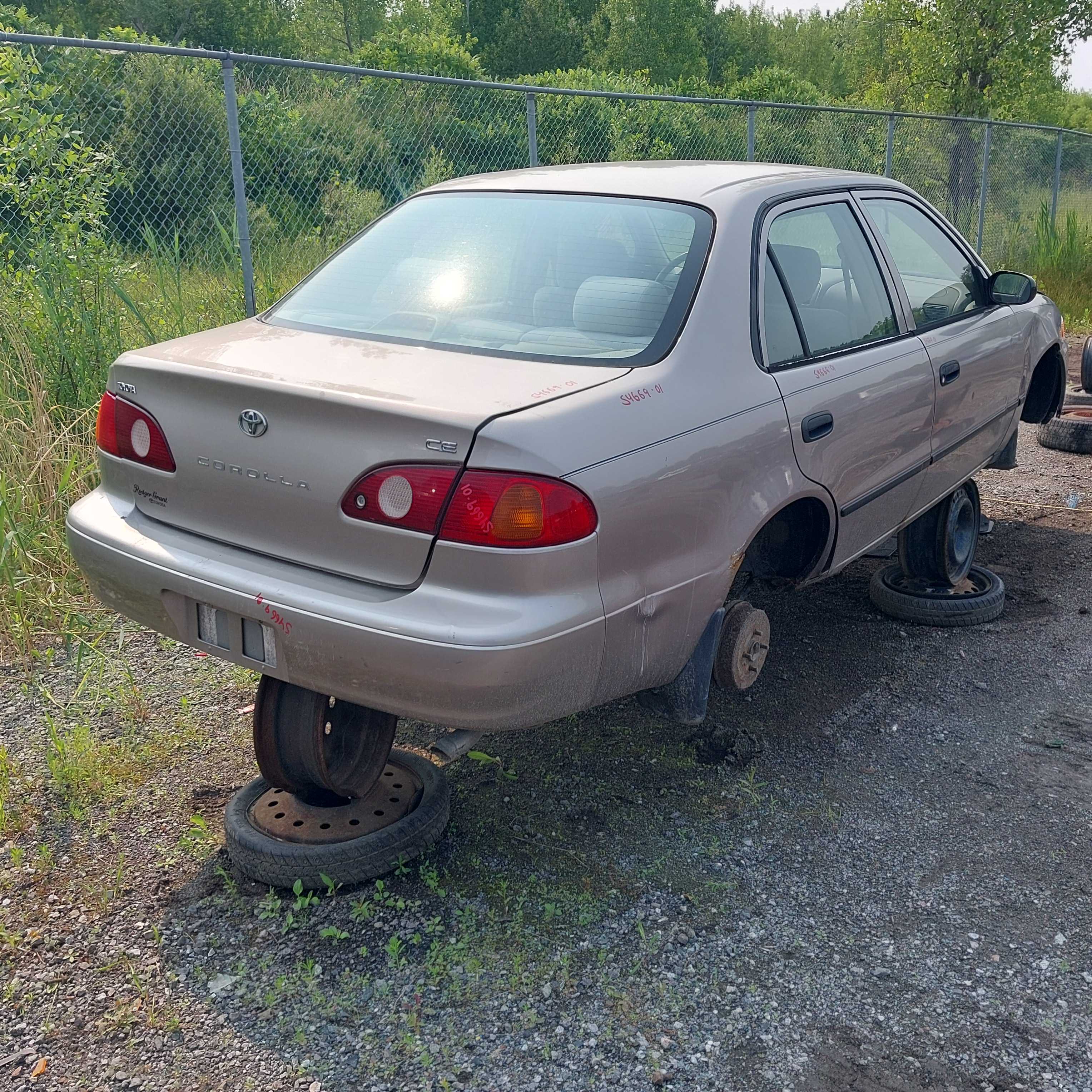 TOYOTA COROLLA 2001
