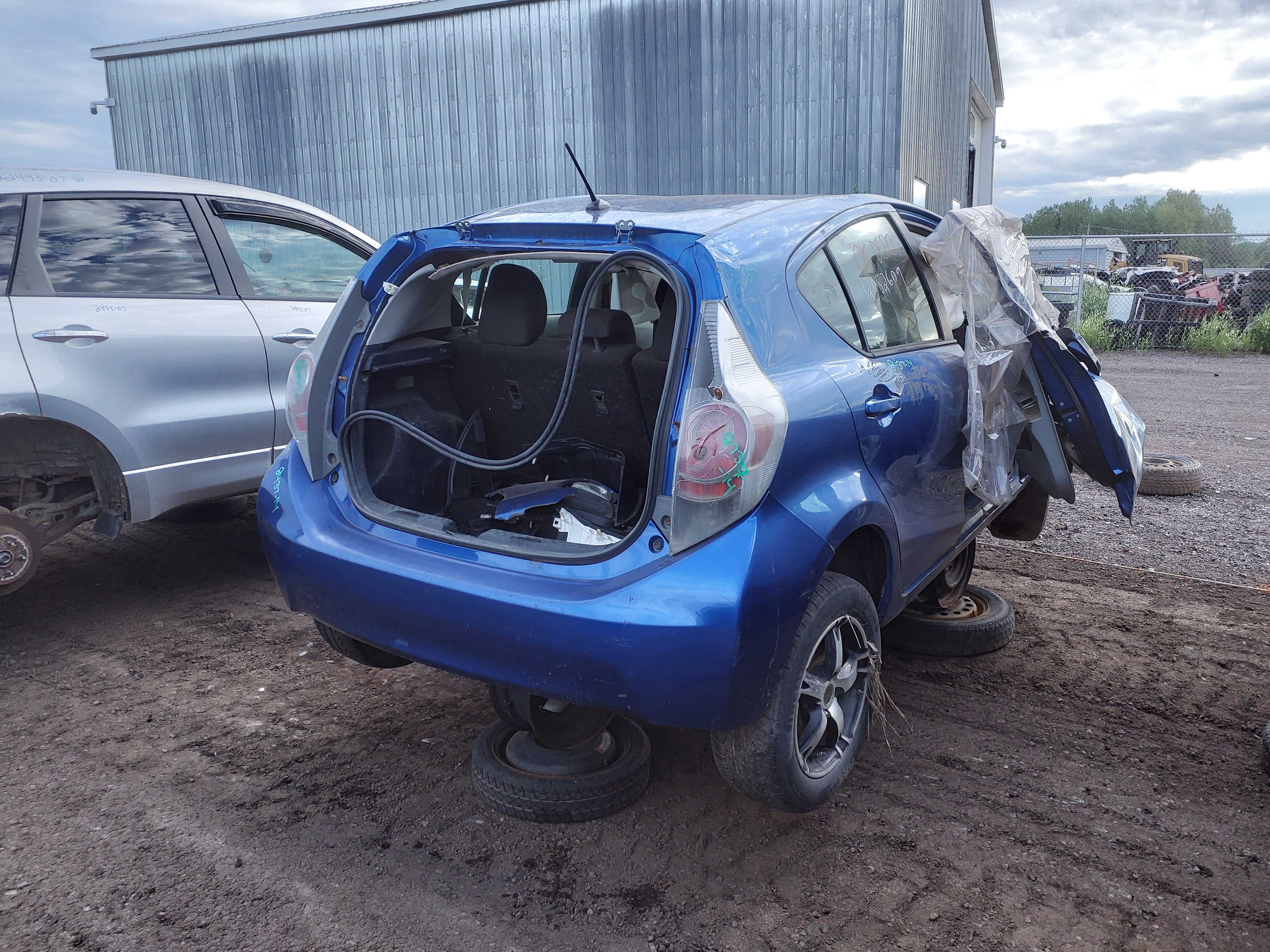 TOYOTA PRIUS 2014