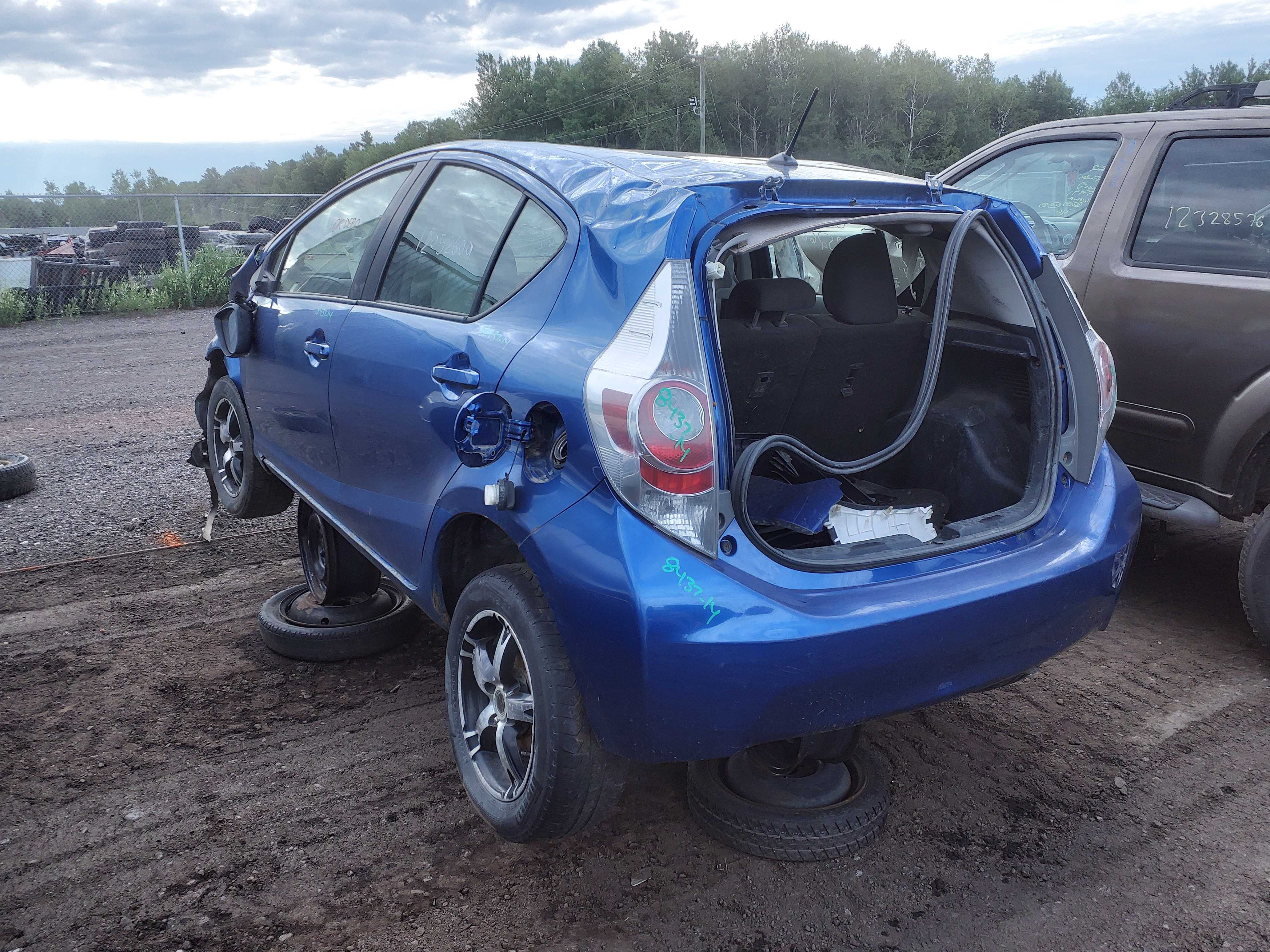 TOYOTA PRIUS 2014