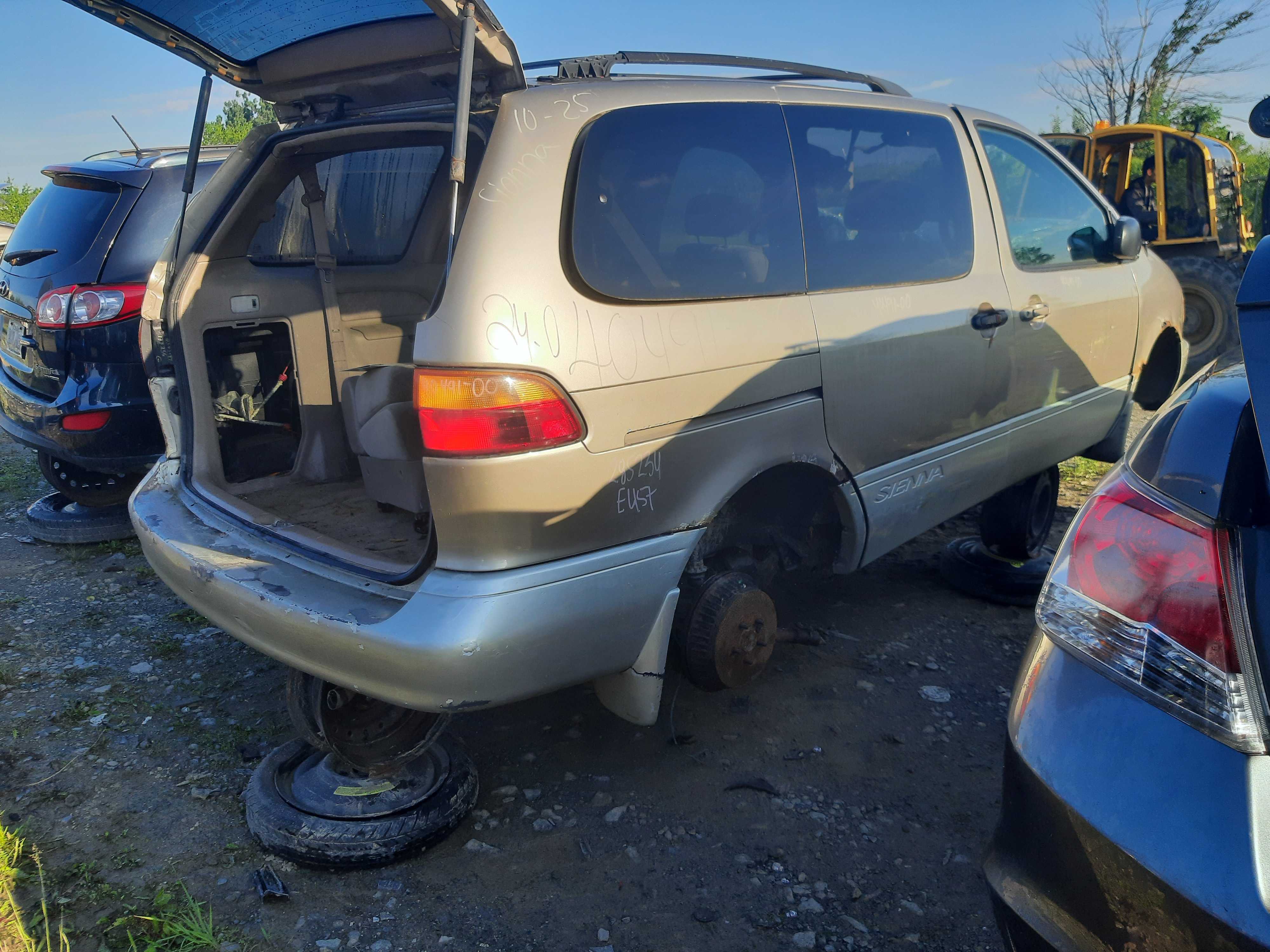 TOYOTA SIENNA 2000