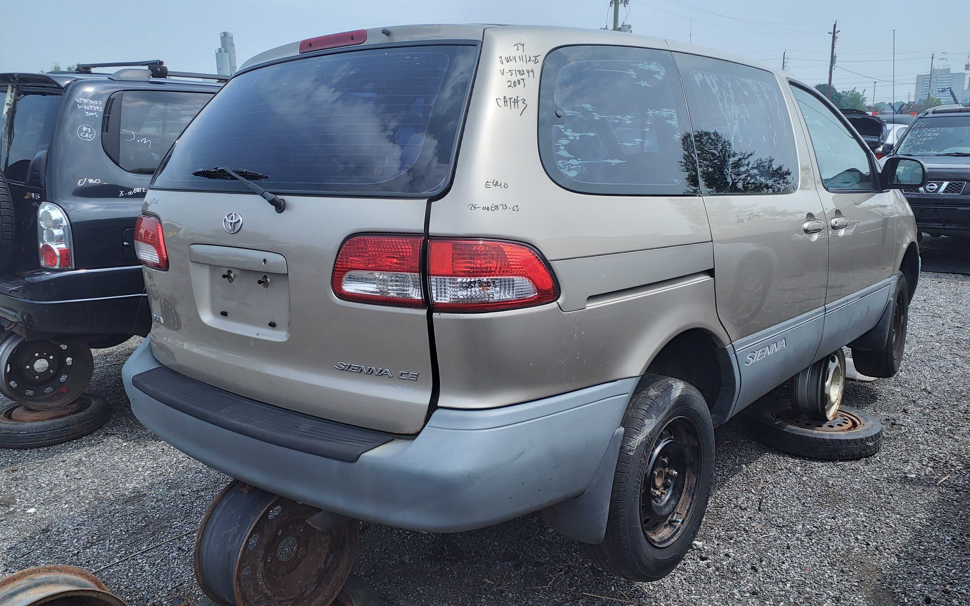 TOYOTA SIENNA 2003