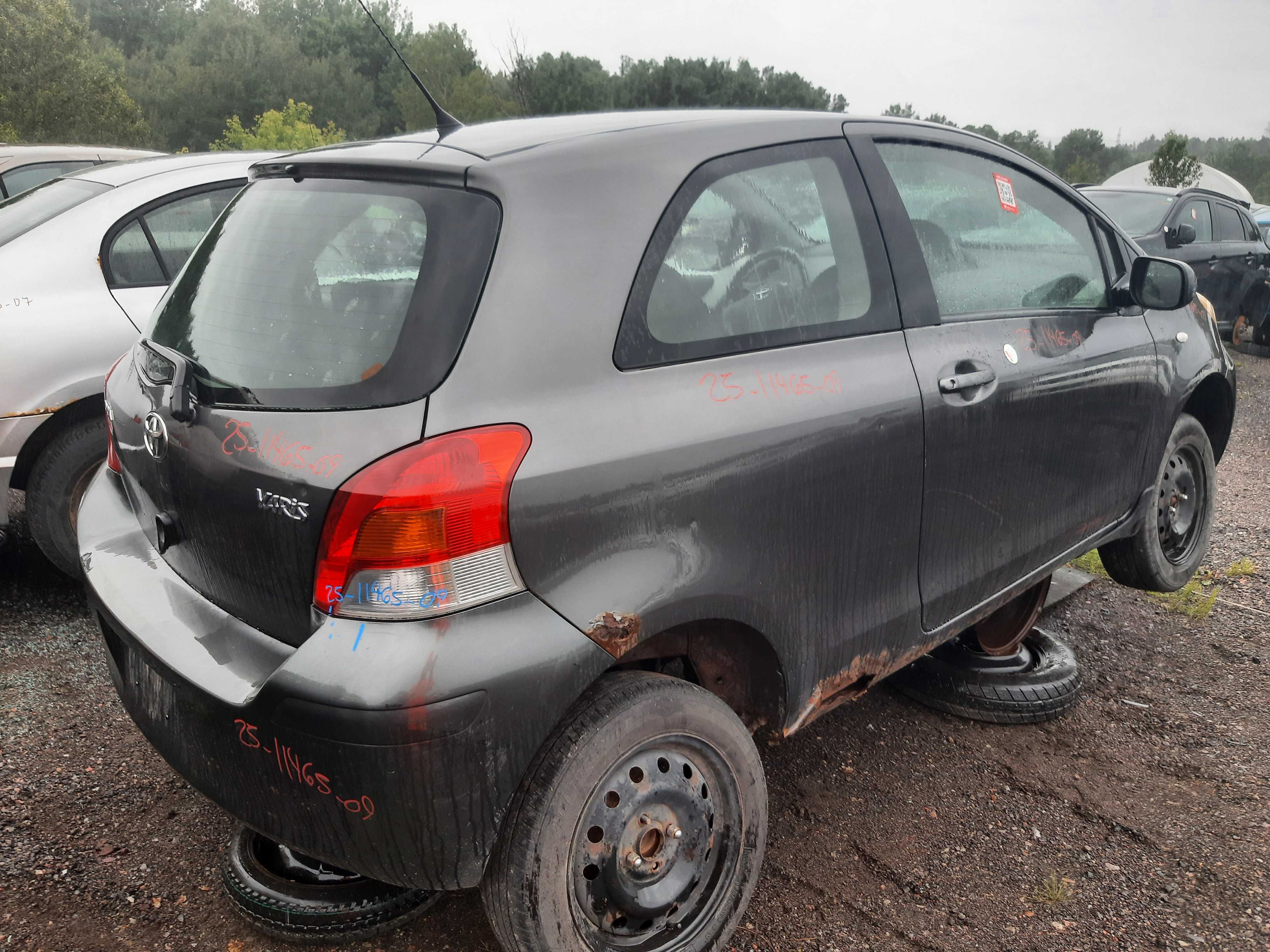 TOYOTA YARIS 2009
