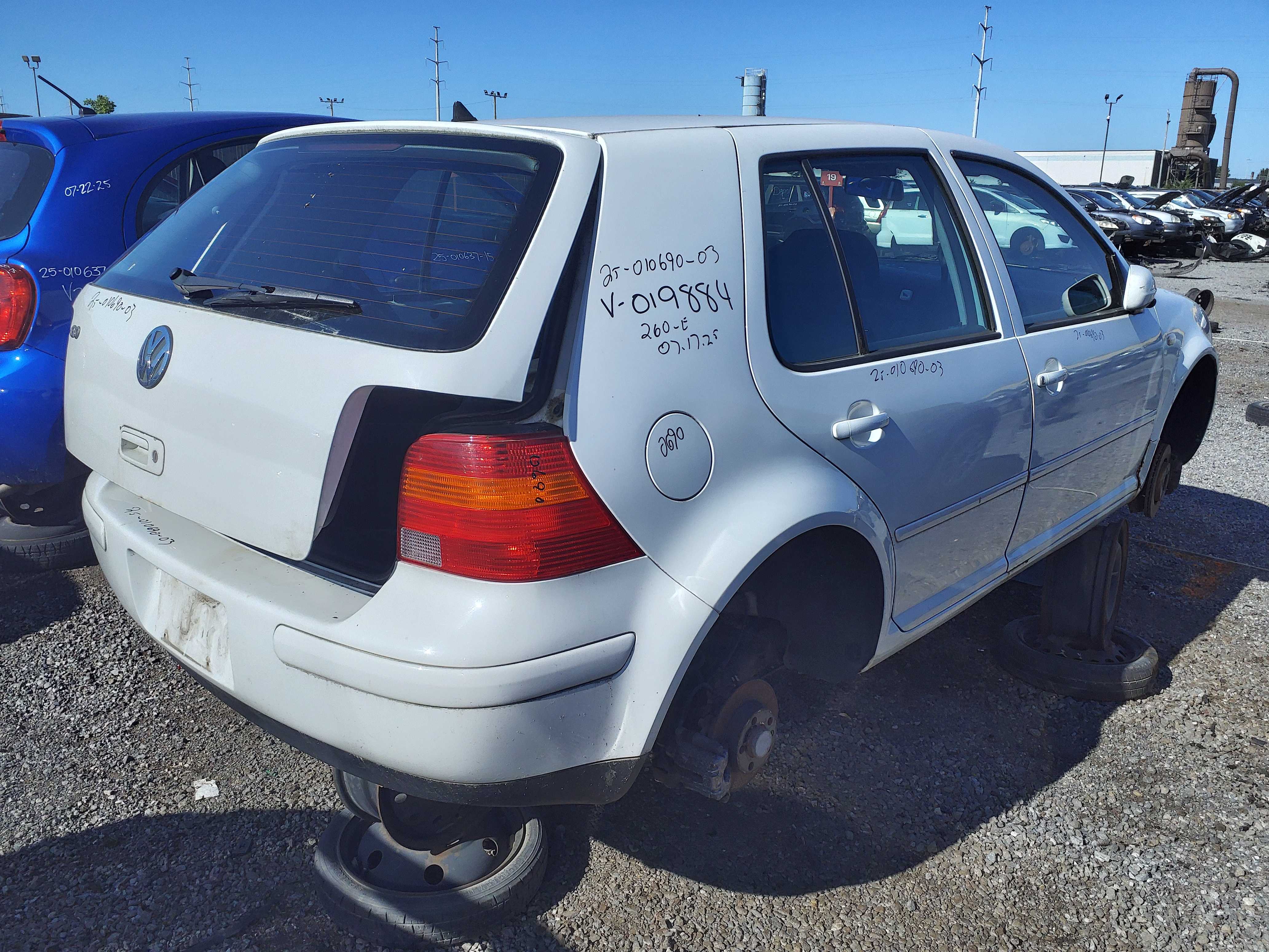 VOLKSWAGEN GOLF 2003