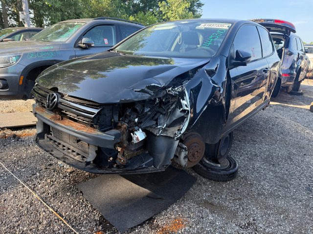 VOLKSWAGEN GOLF 2010