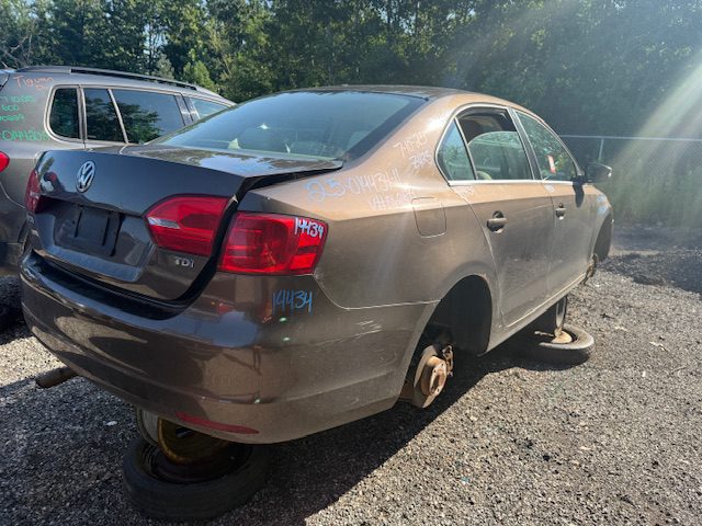 VOLKSWAGEN JETTA 2011